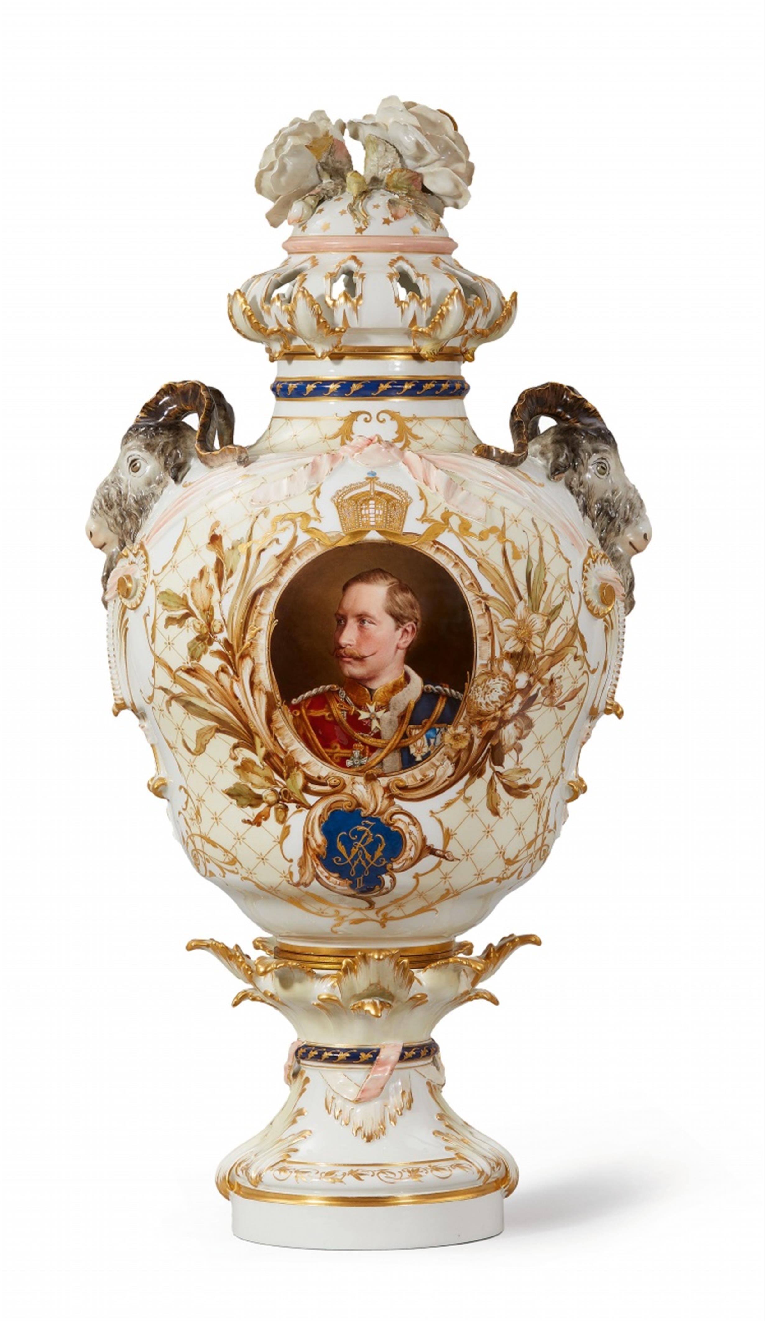 A magnificent Berlin KPM porcelain vase with portraits of two emperors - image-3