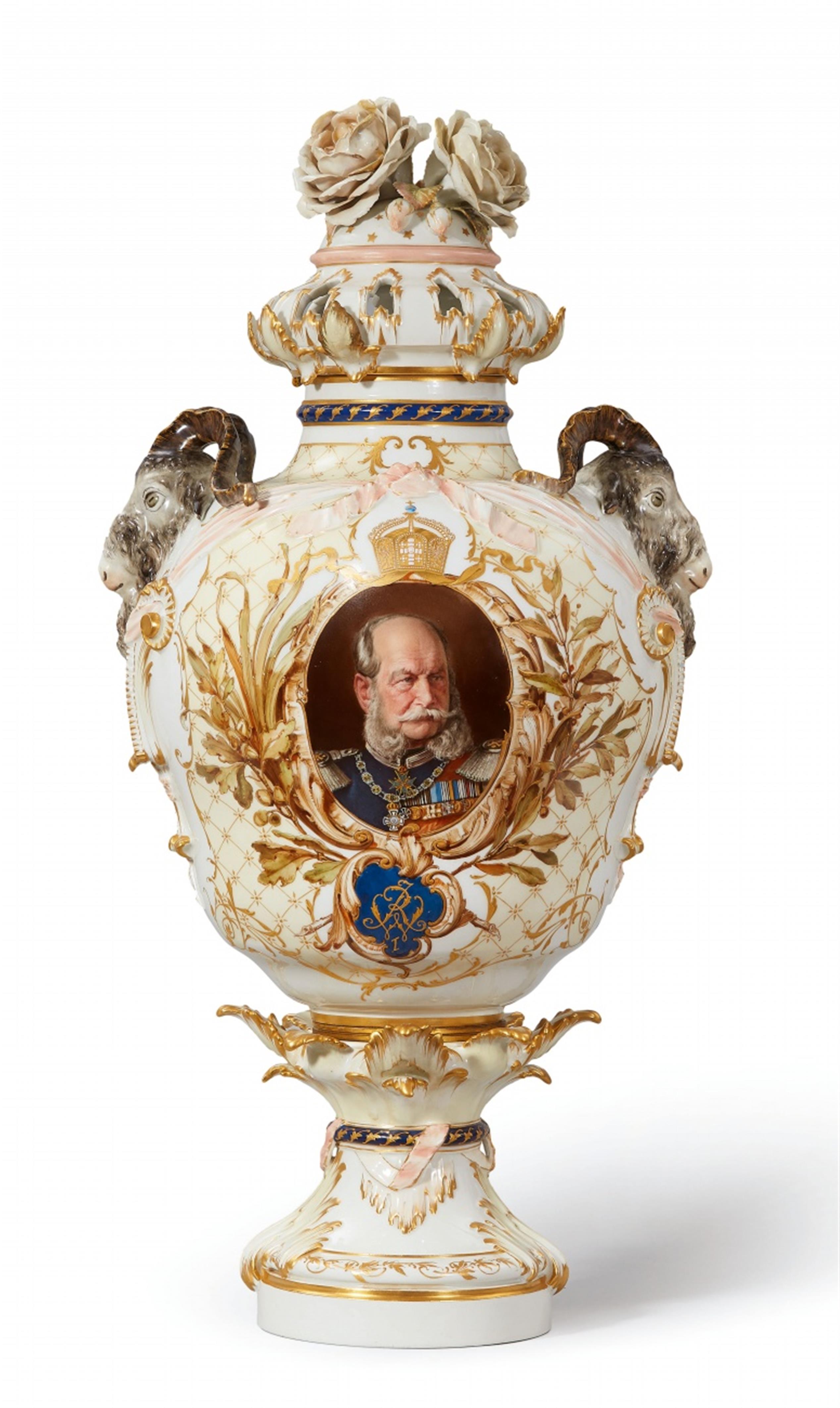 A magnificent Berlin KPM porcelain vase with portraits of two emperors - image-1