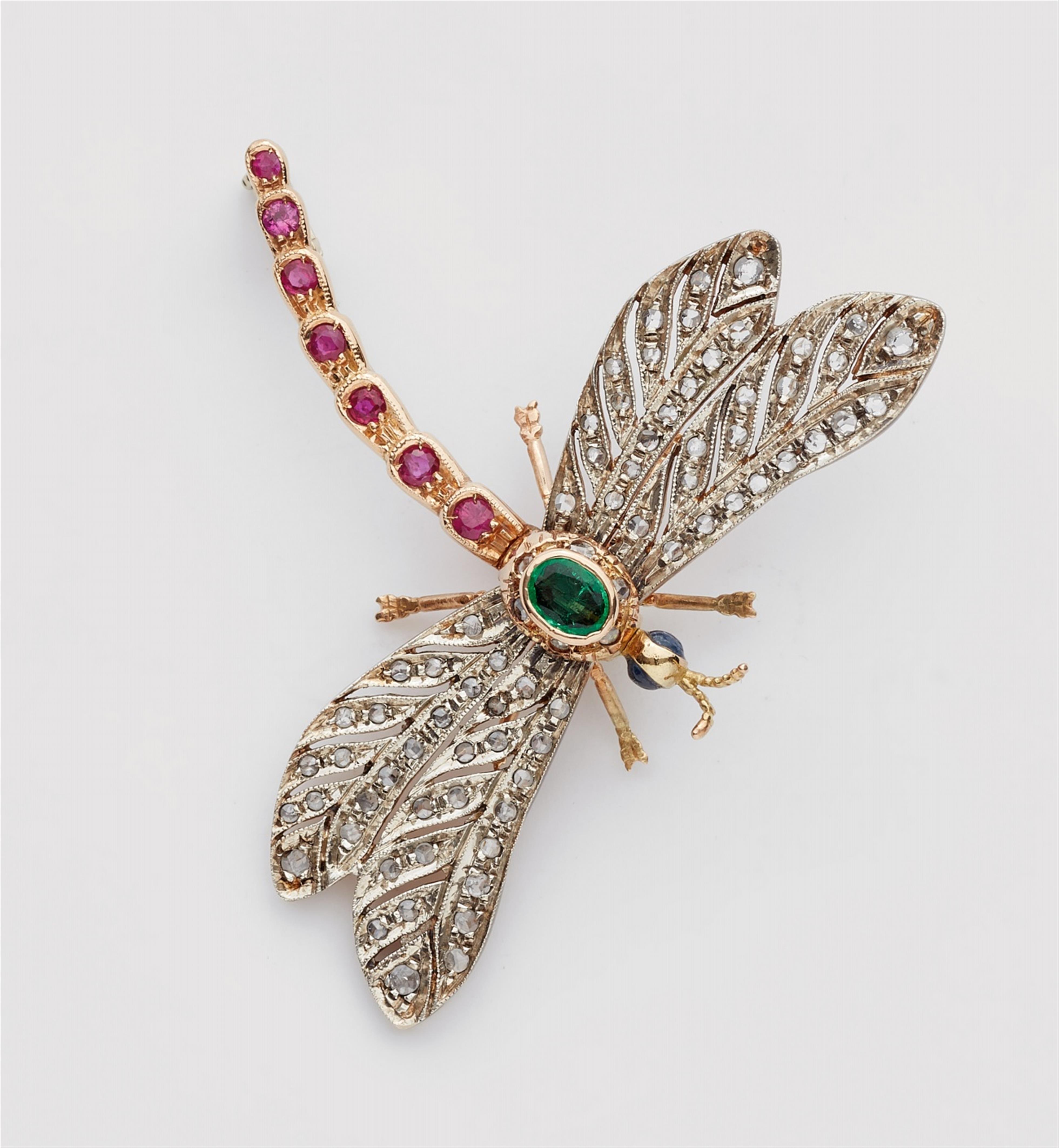 A Neapolitan 14 kt gold jewelled dragonfly brooch - image-1