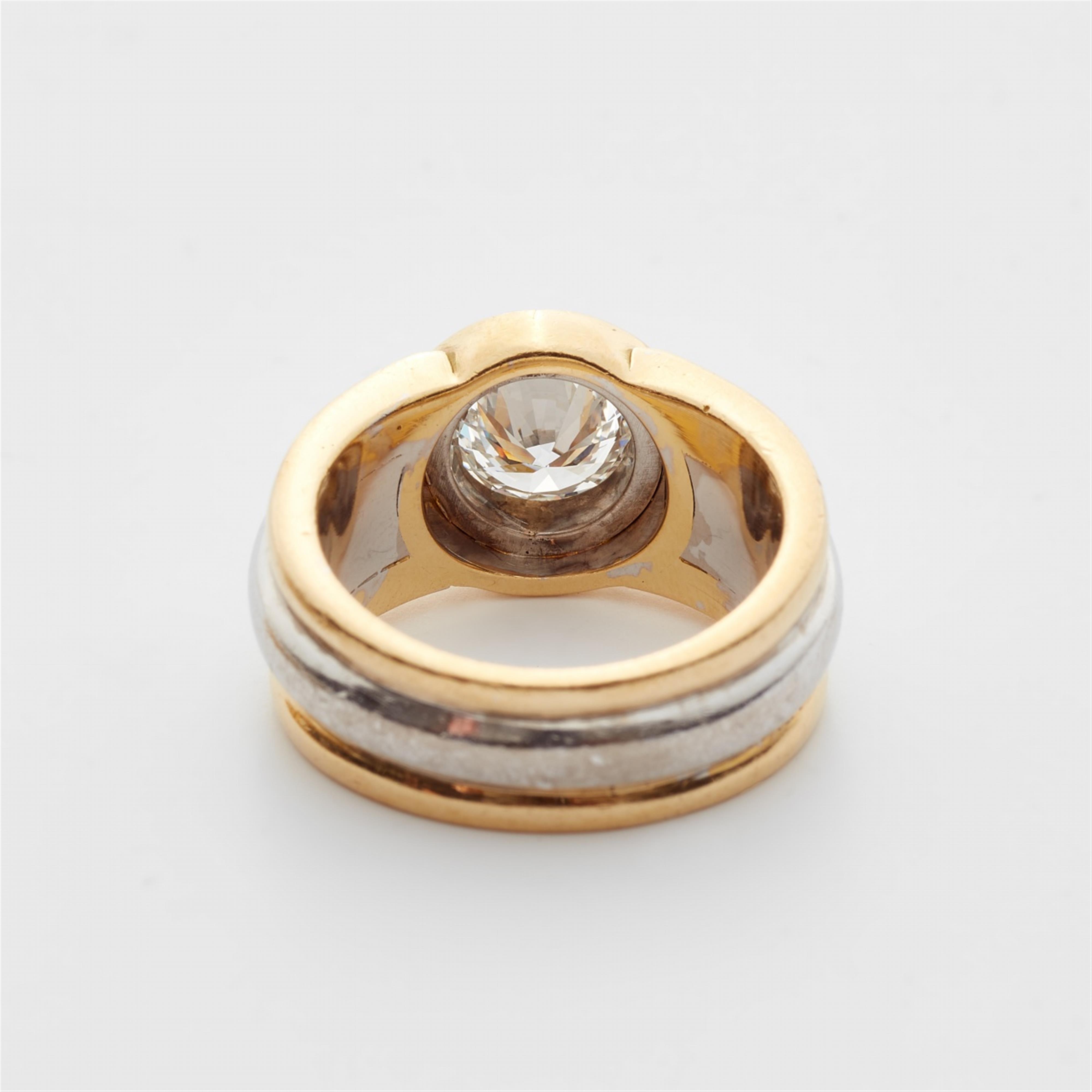 Bicolor-Ring mit Diamantsolitär - image-3