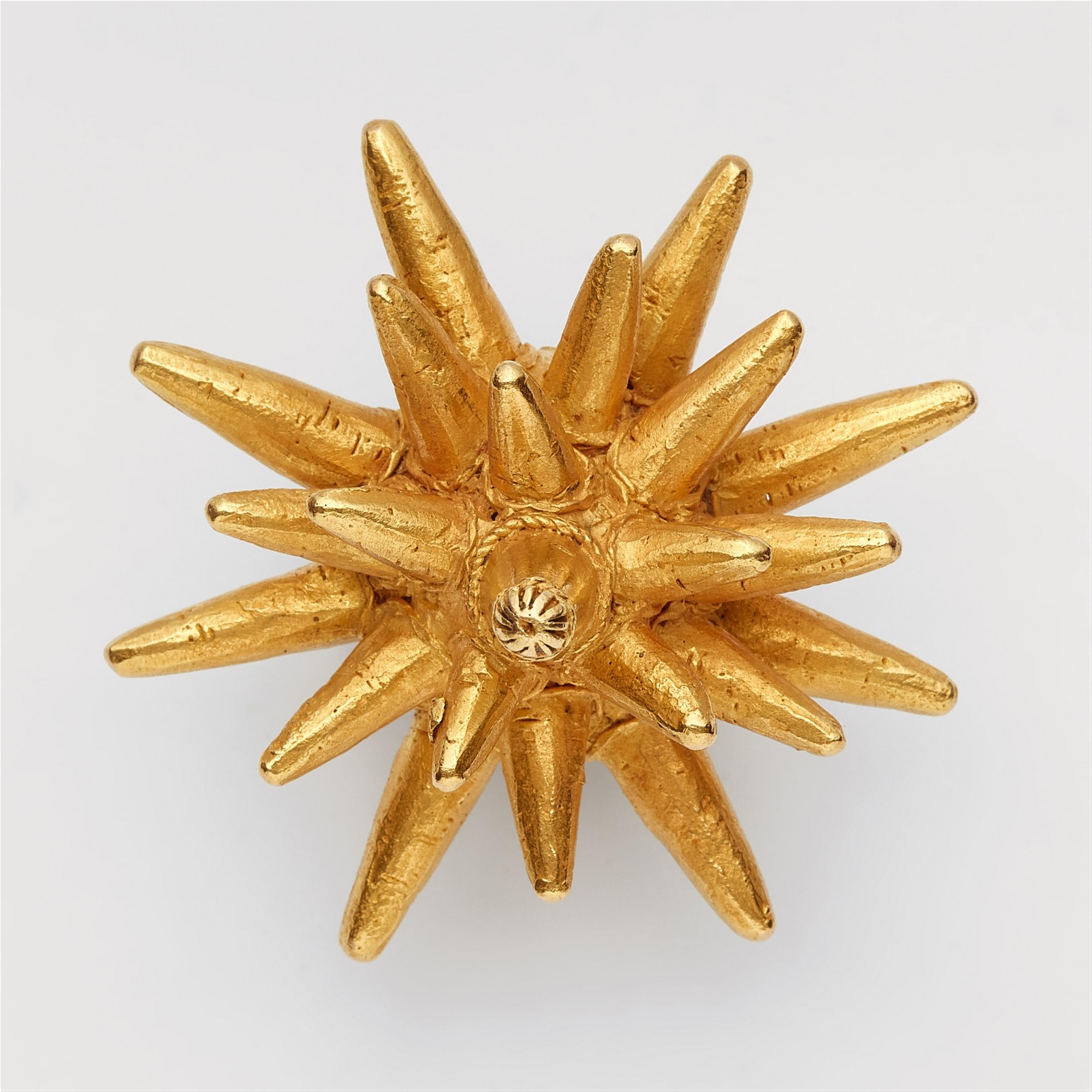A gold Ashanti ring - image-1