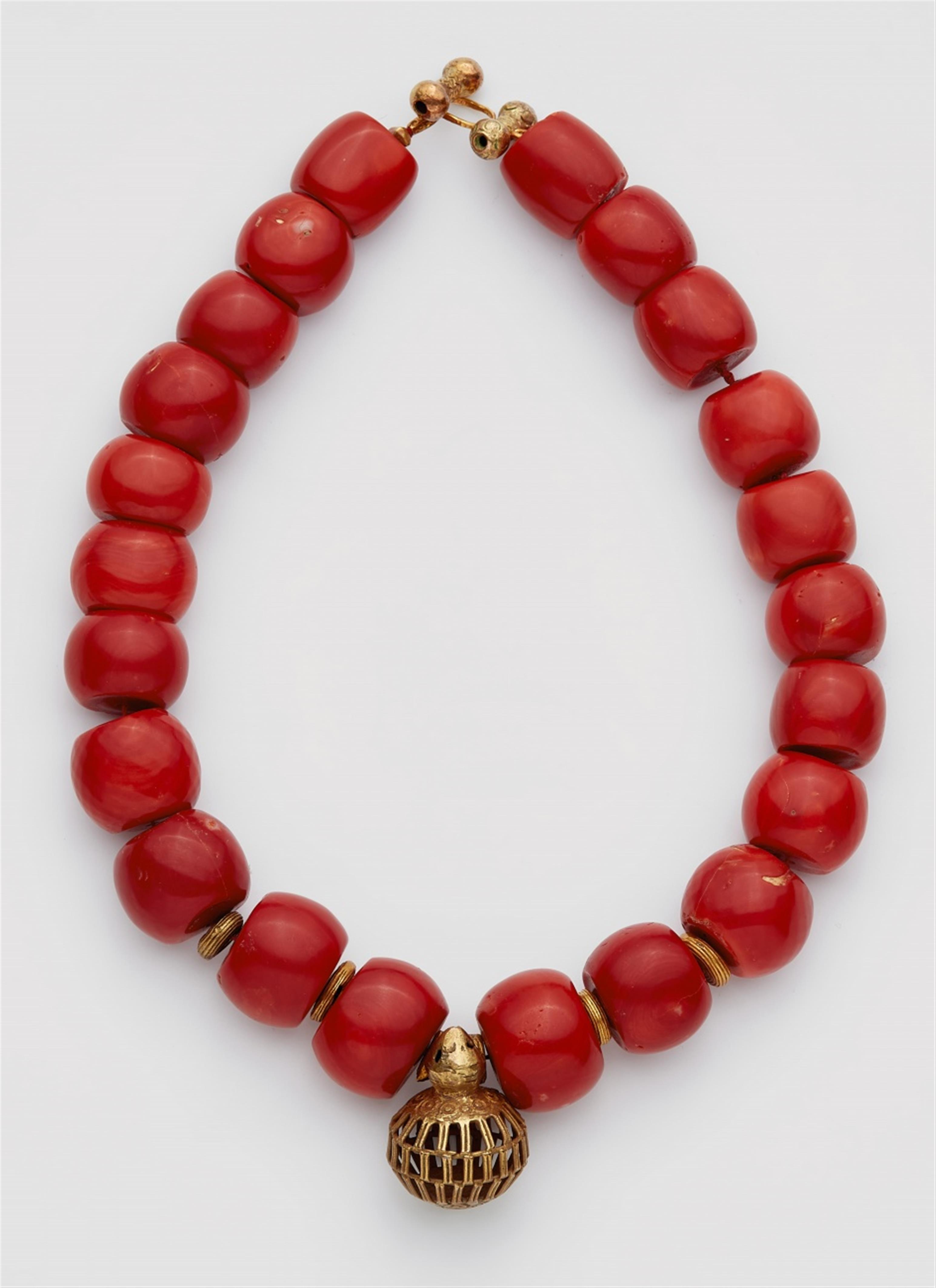 An African gold and coral necklace - image-1