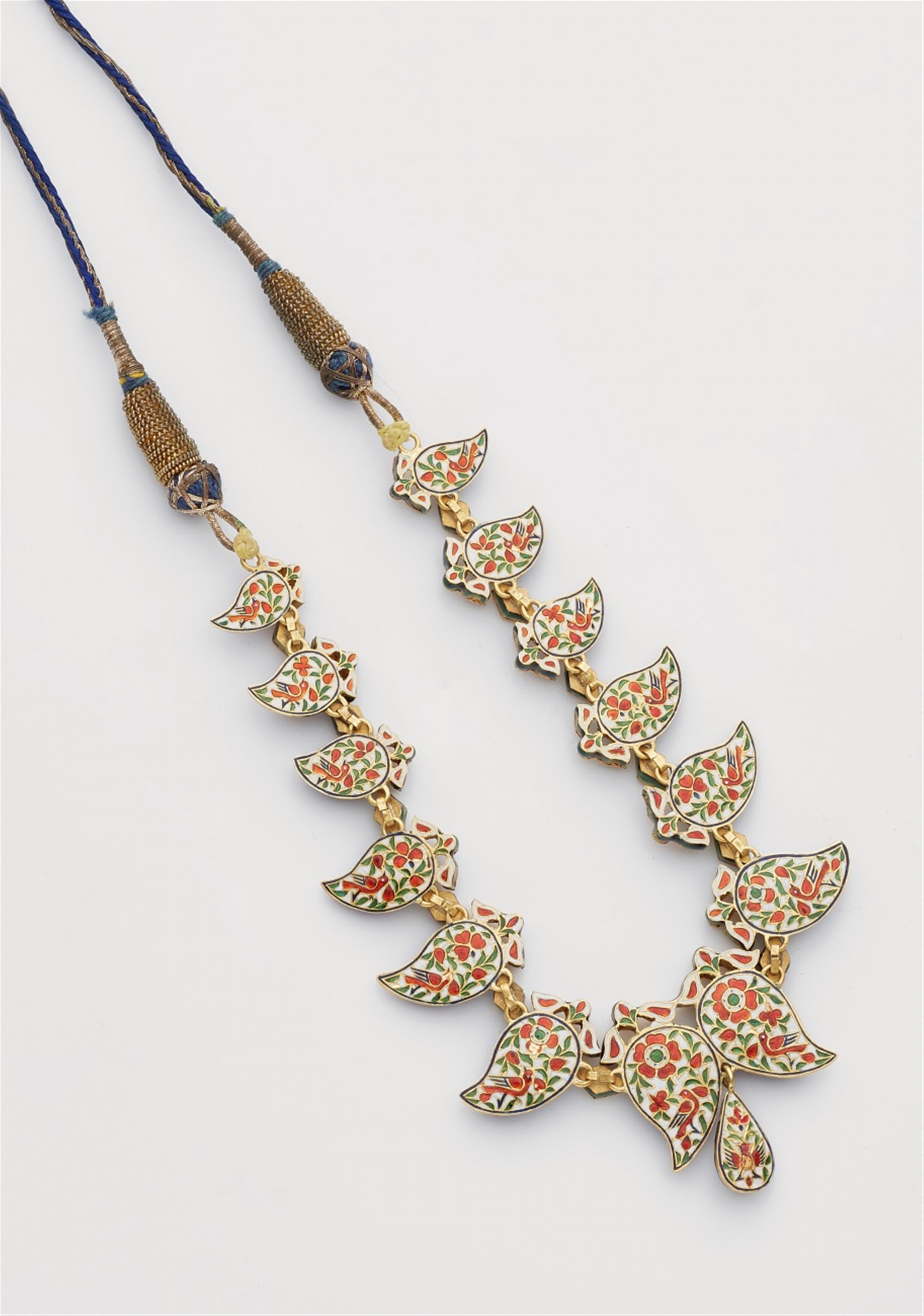 An Indian 22k gold enamel and diamond necklace - image-2
