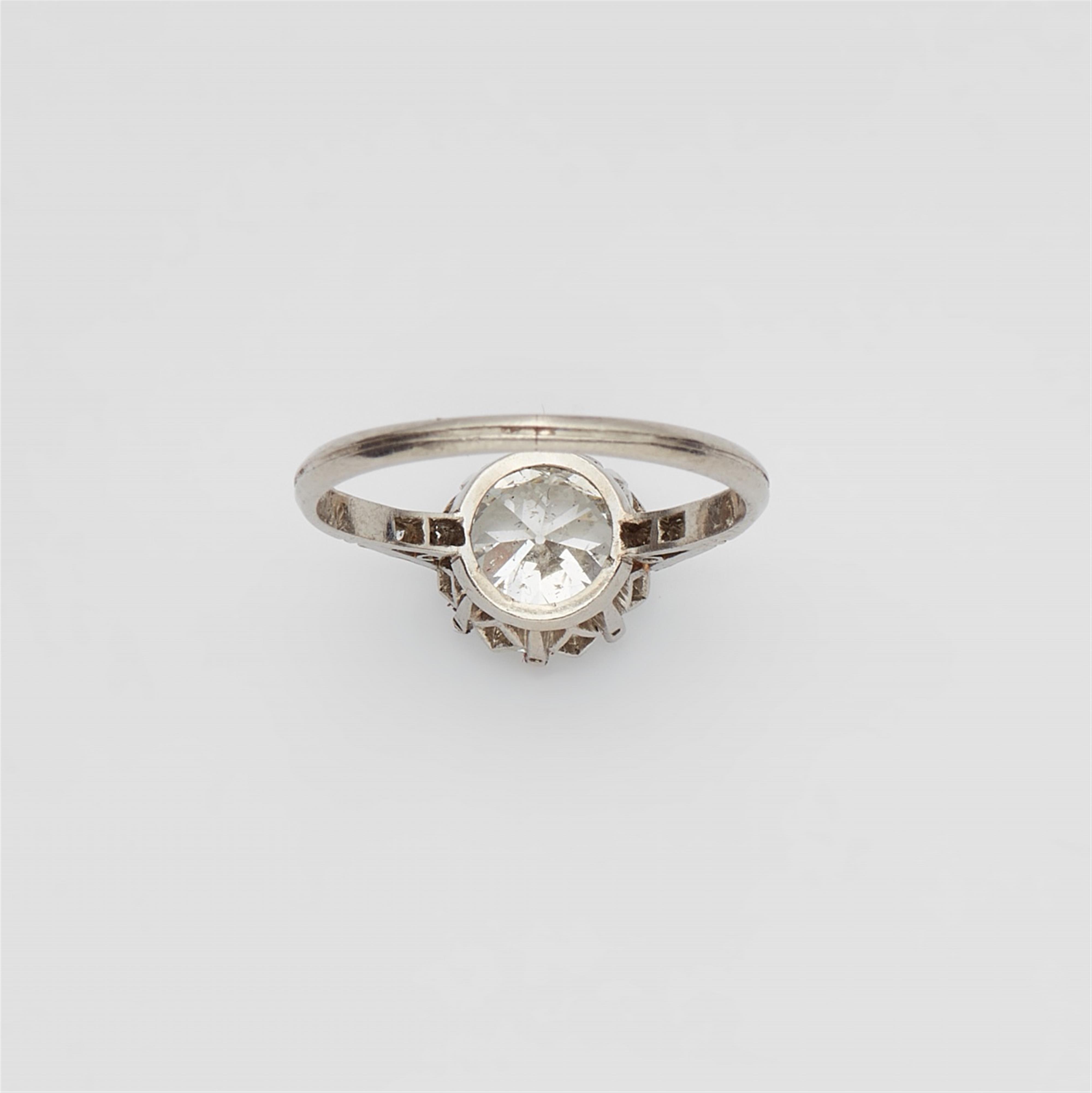 An 18k gold Belle Epoque ring with a diamond solitaire - image-3