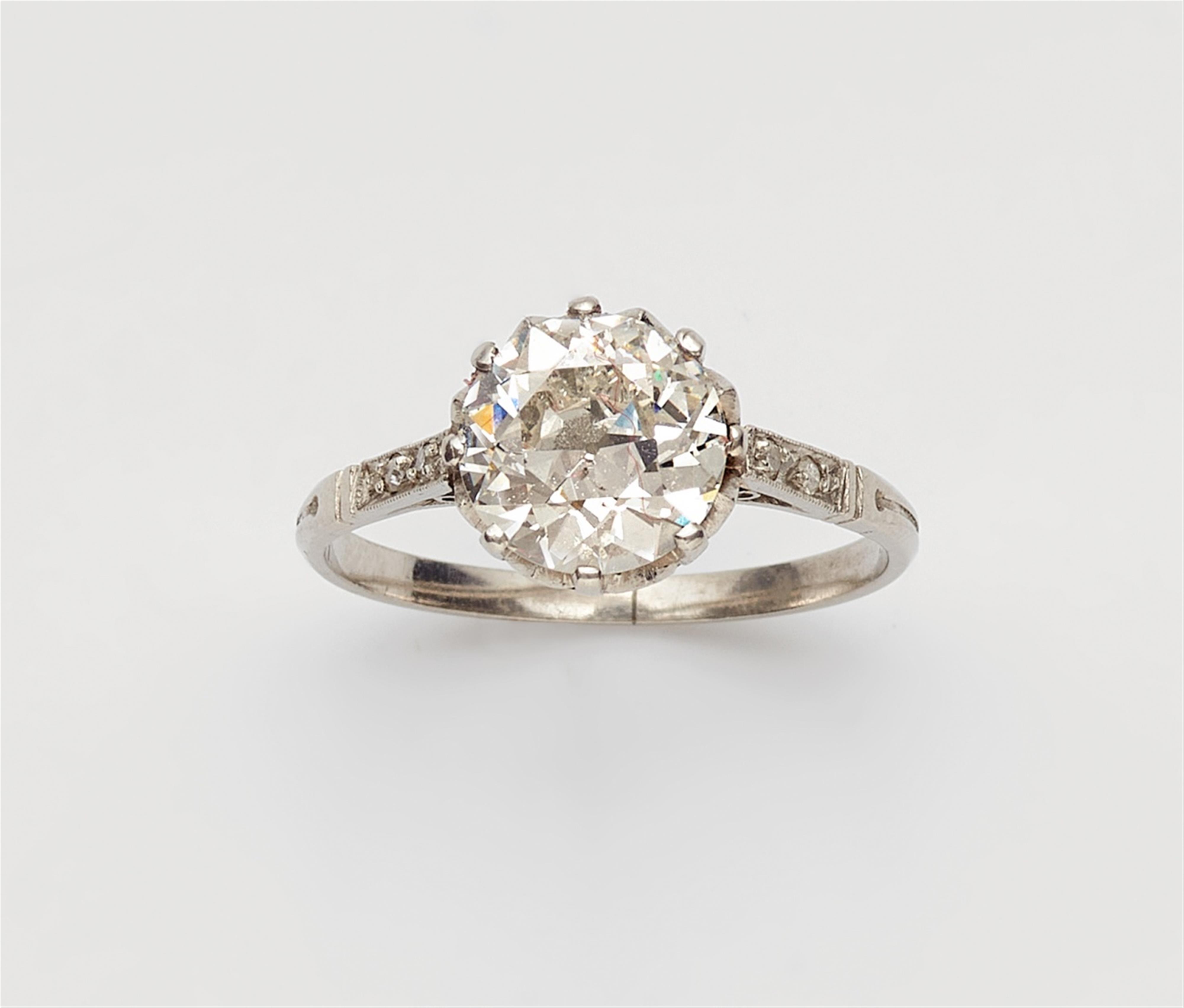 An 18k gold Belle Epoque ring with a diamond solitaire - image-1
