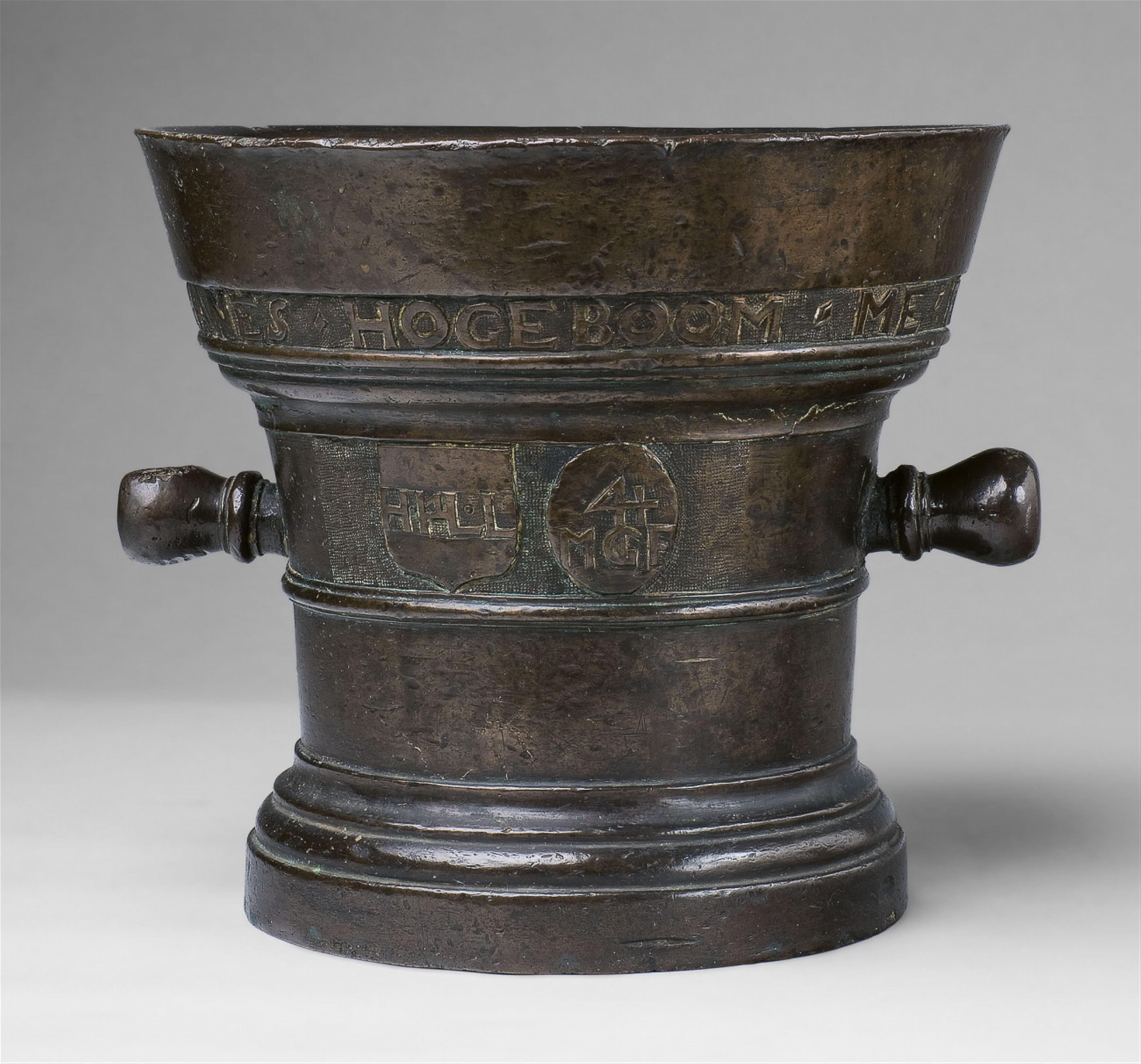 A signed Coesfeld mortar dated 1662 - image-1