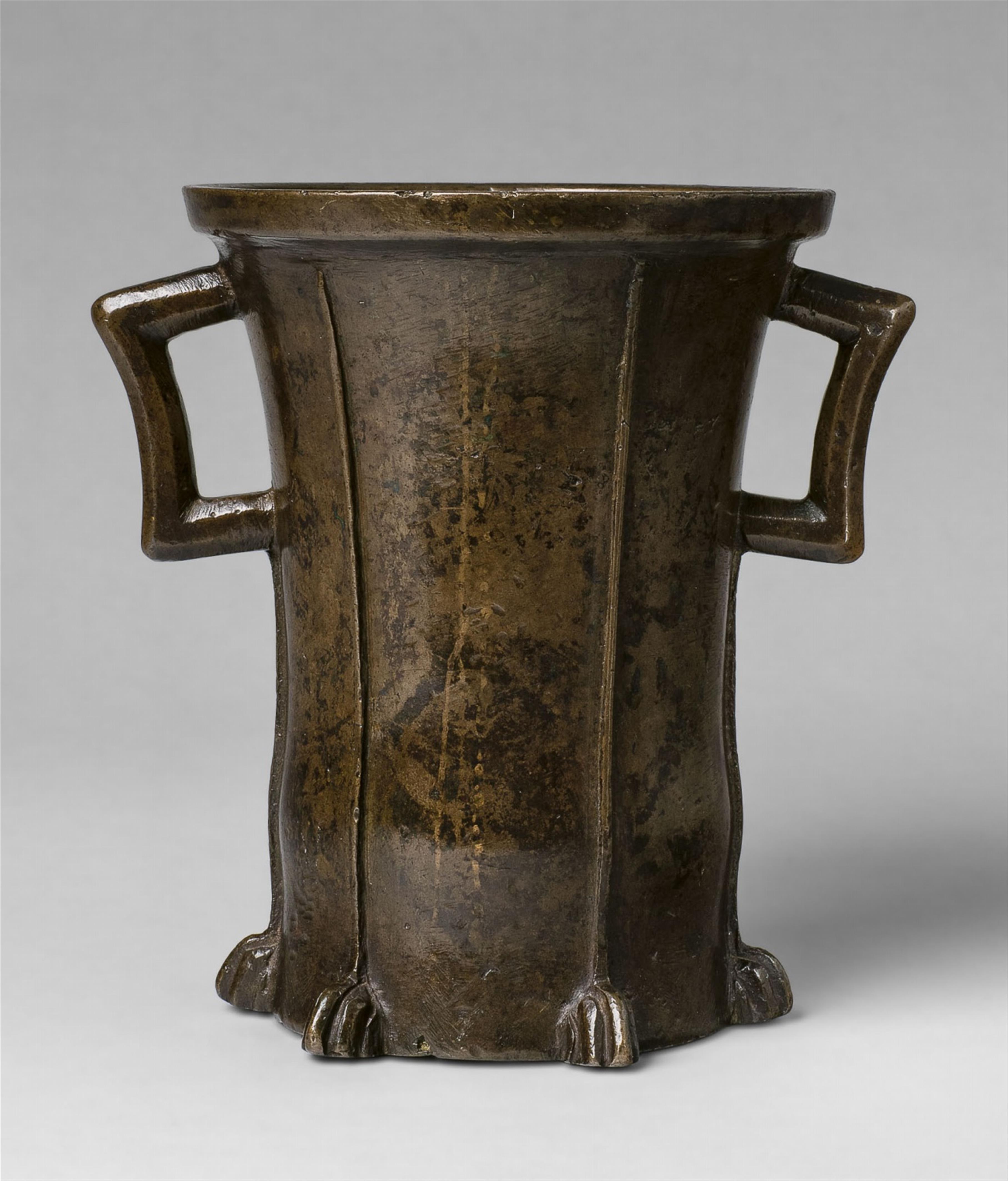 A Gothic two-handled mortar - image-1