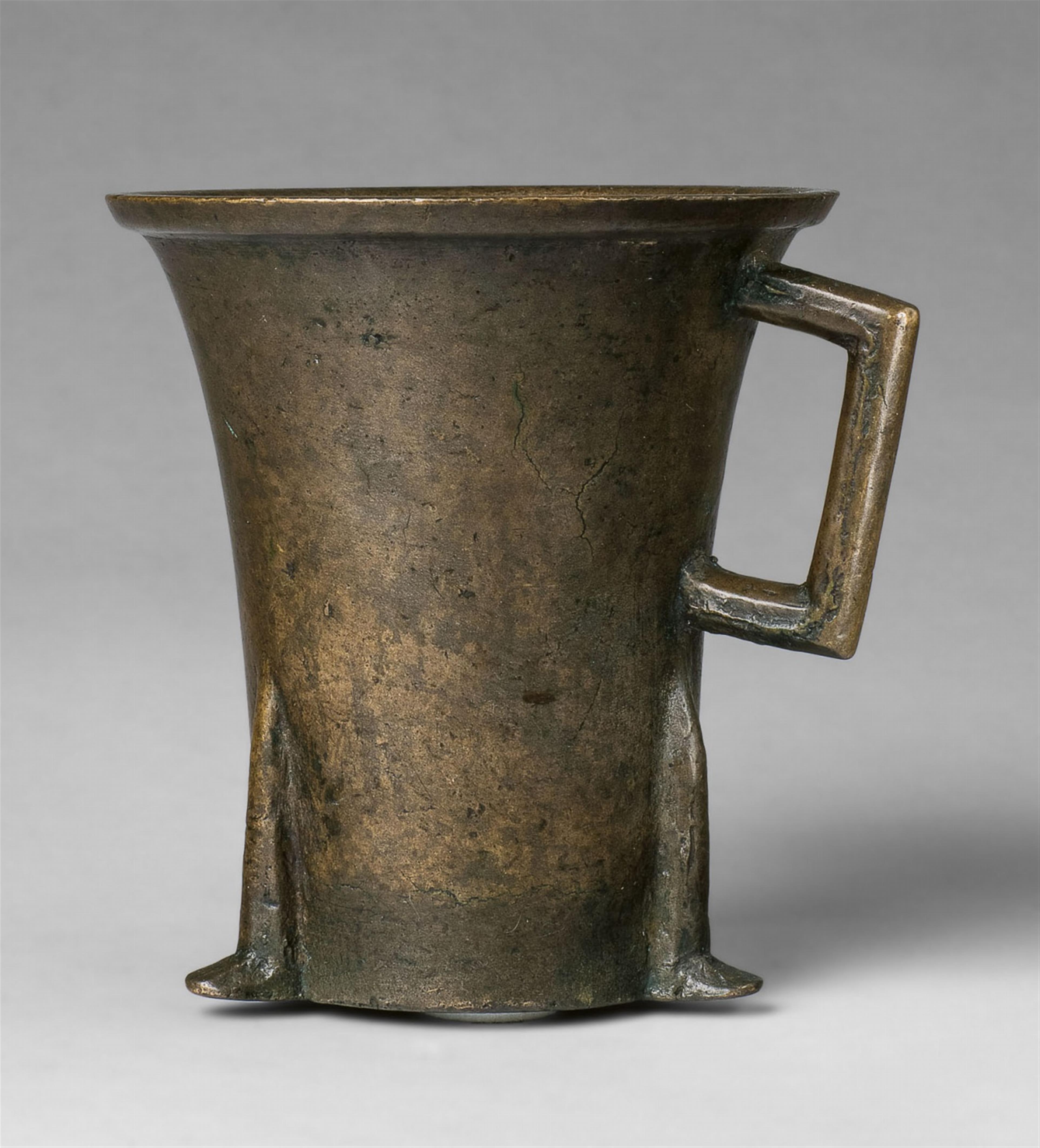 An early Gothic one-handled mortar - image-1