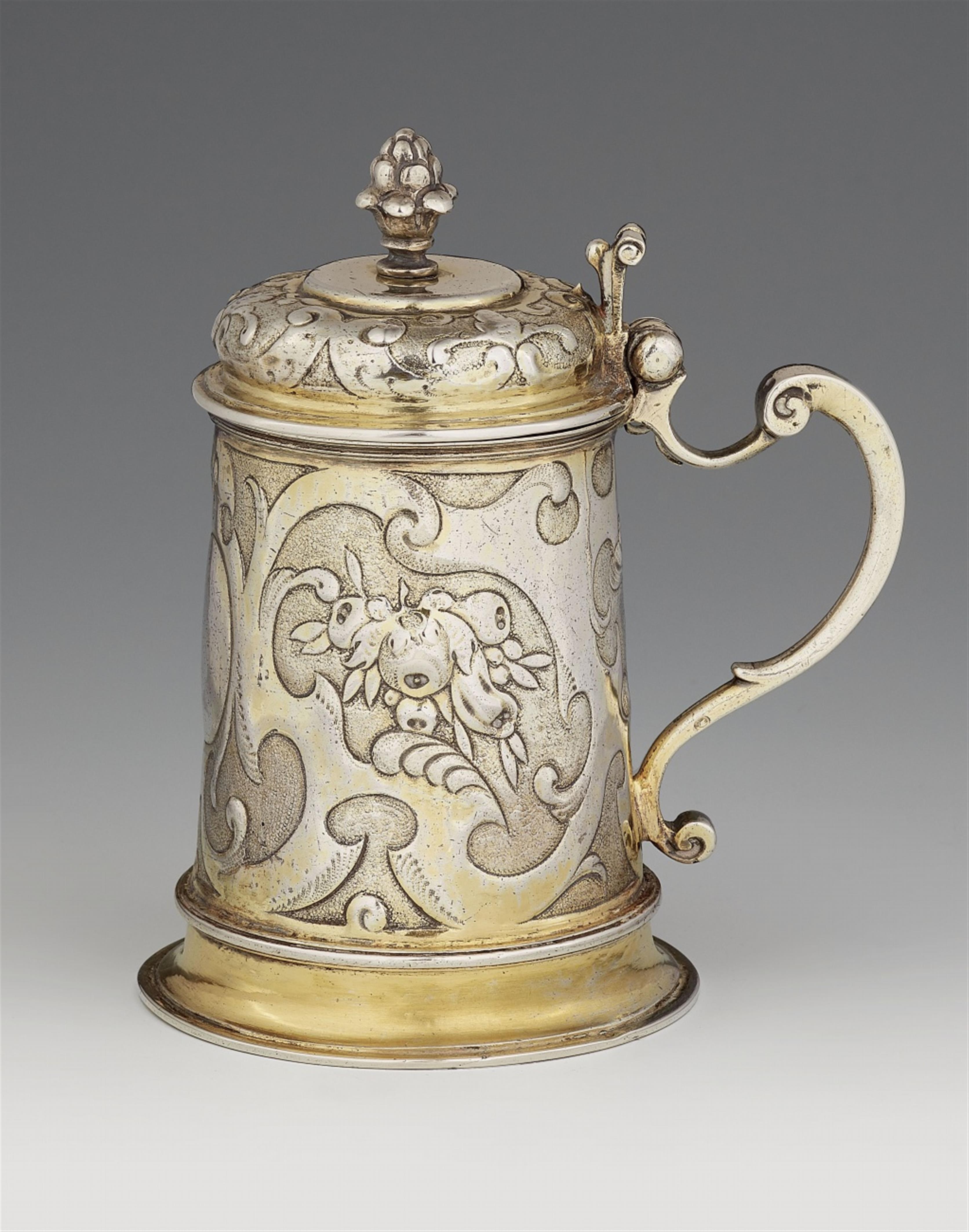 A small Augsburg silver tankard - image-1