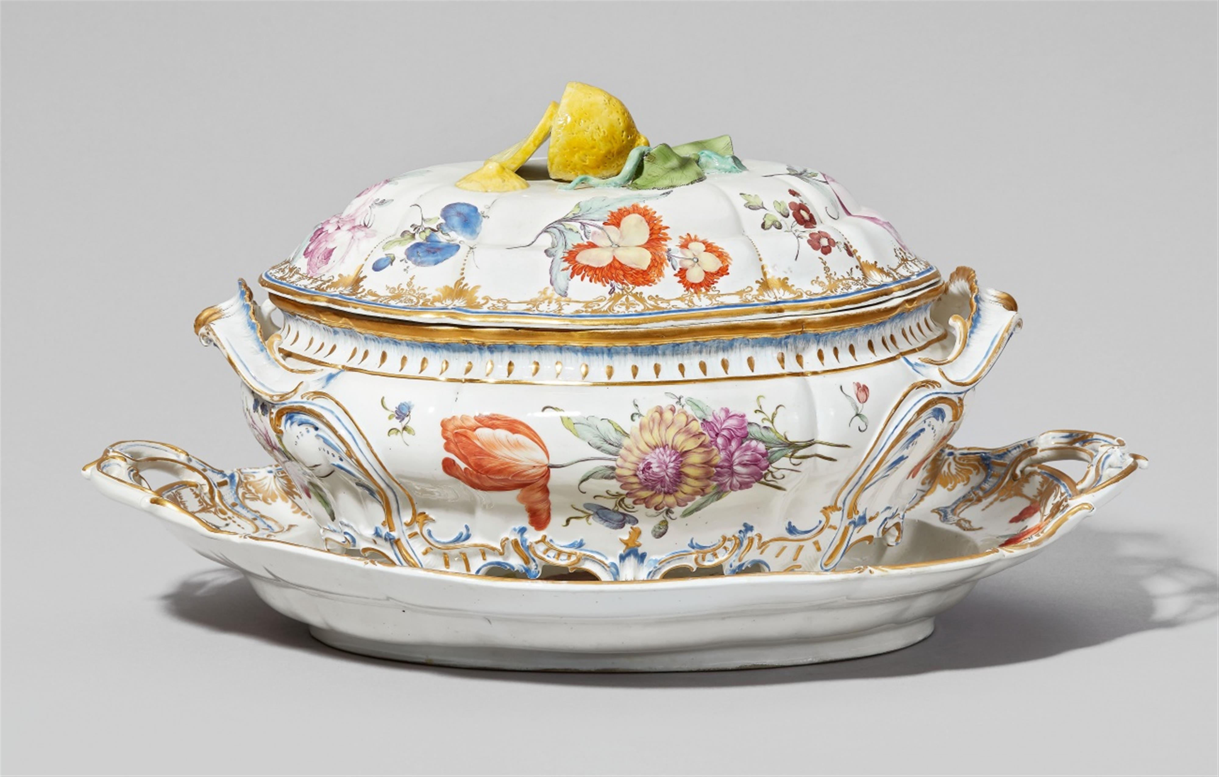 A Nymphenburg porcelain tureen with original stand  - image-1