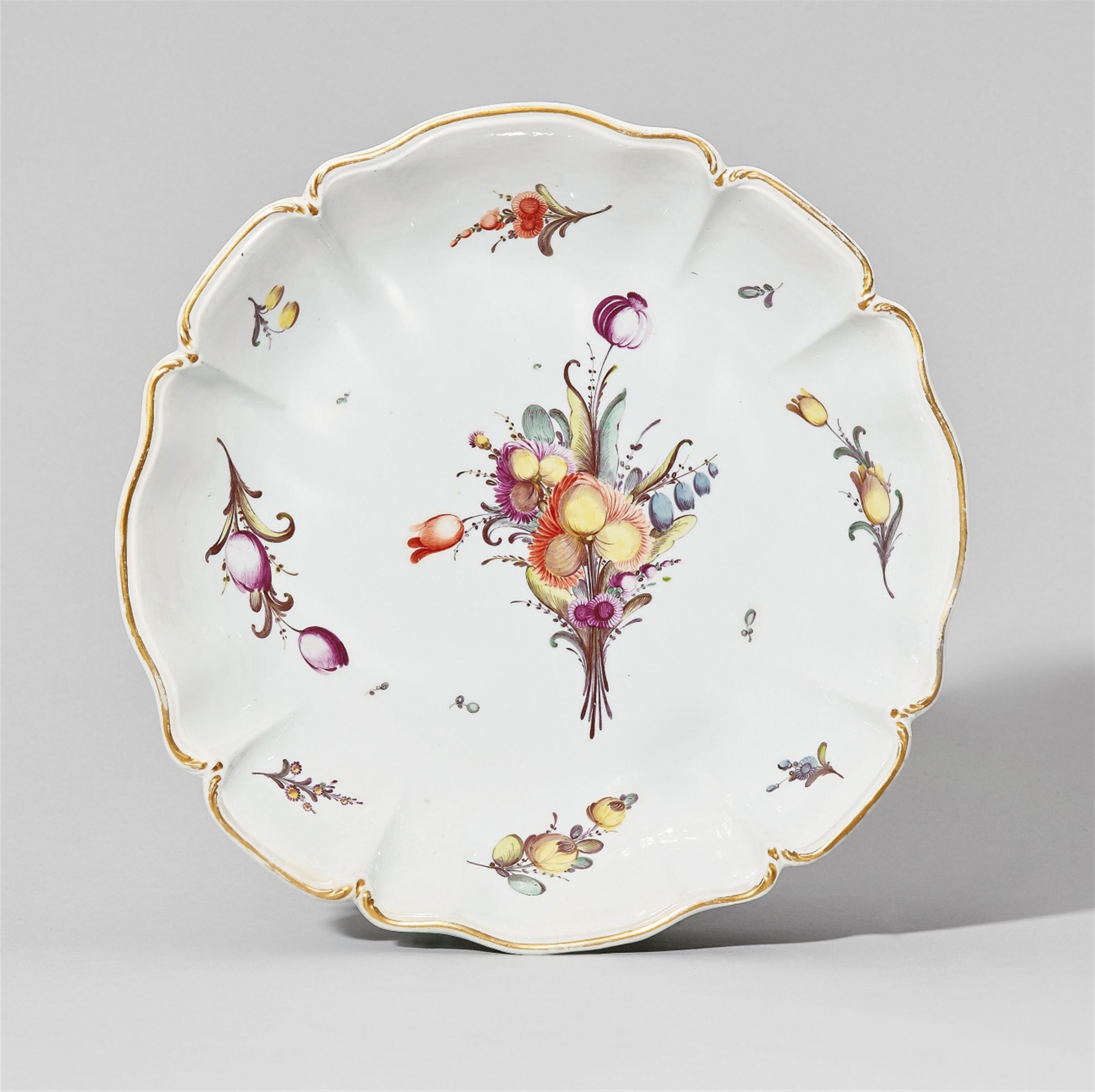 A Nymphenburg porcelain compote dish with stylised flowers - image-1