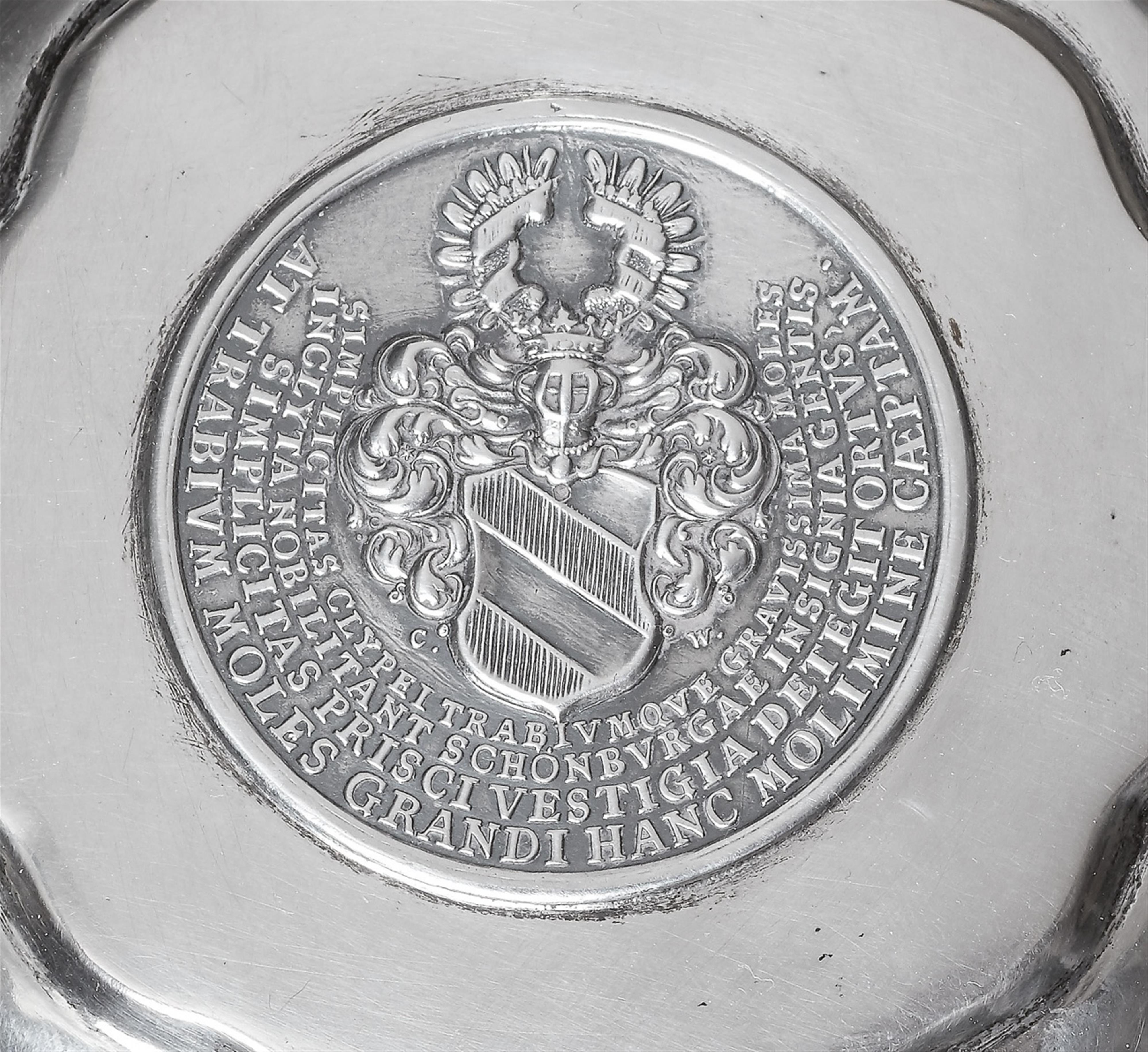 A Meissen Böttger porcelain tankard with a silver mounting commemorating Otto Ludwig von Schönburg  - image-2