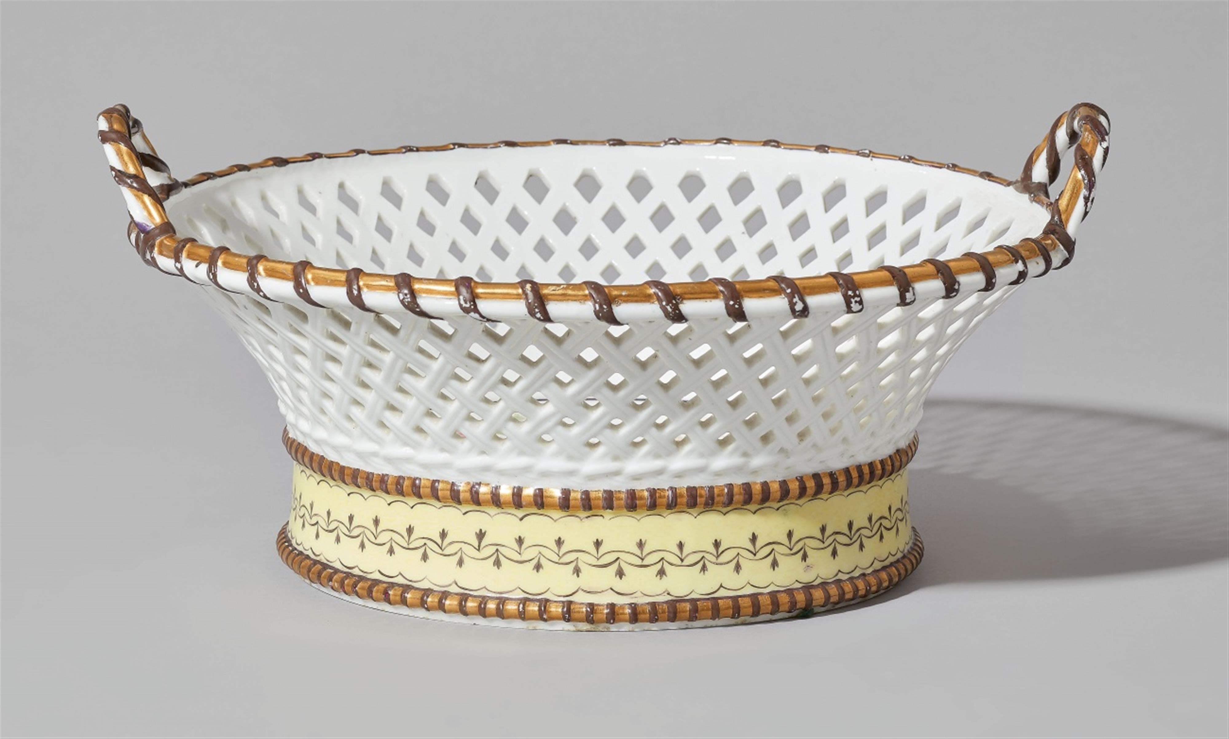 A round Sèvres porcelain basket from the “Jardin du Roy” service - image-1