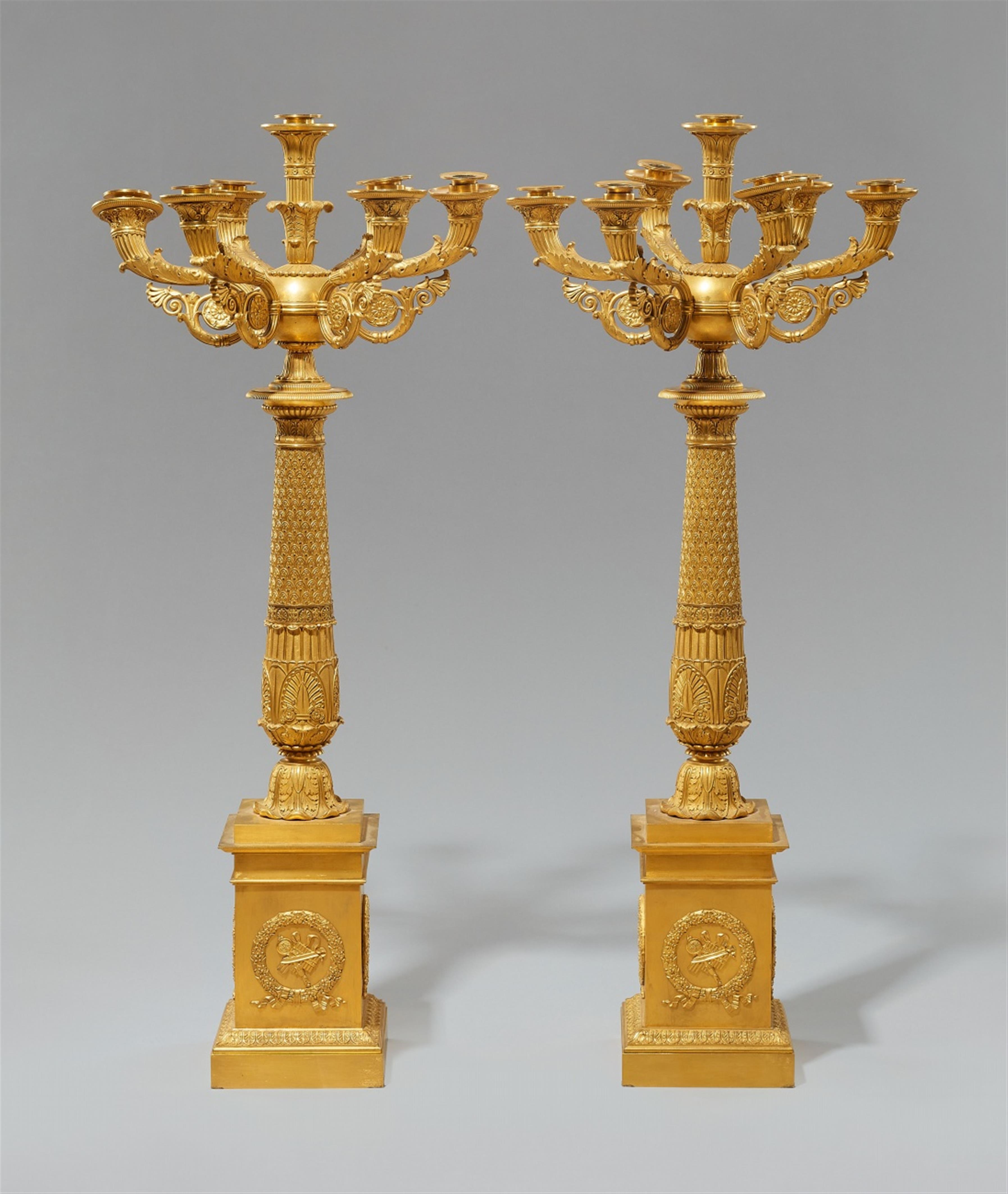 Paar Empire-Tischkandelaber aus dem Château de Neuilly - image-1