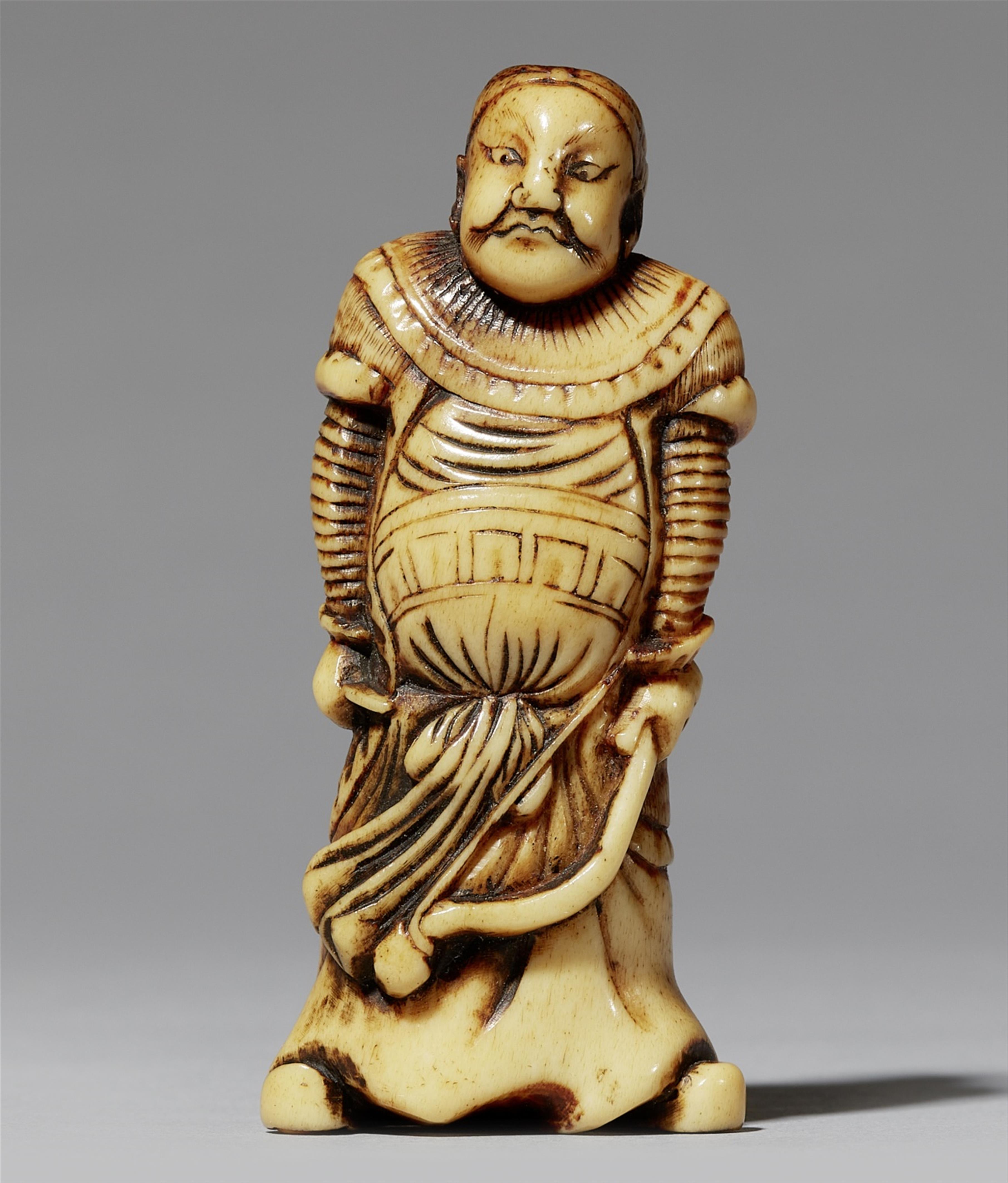 An unusual stag antler netsuke of a mongolian archer. Late 18th century - image-1