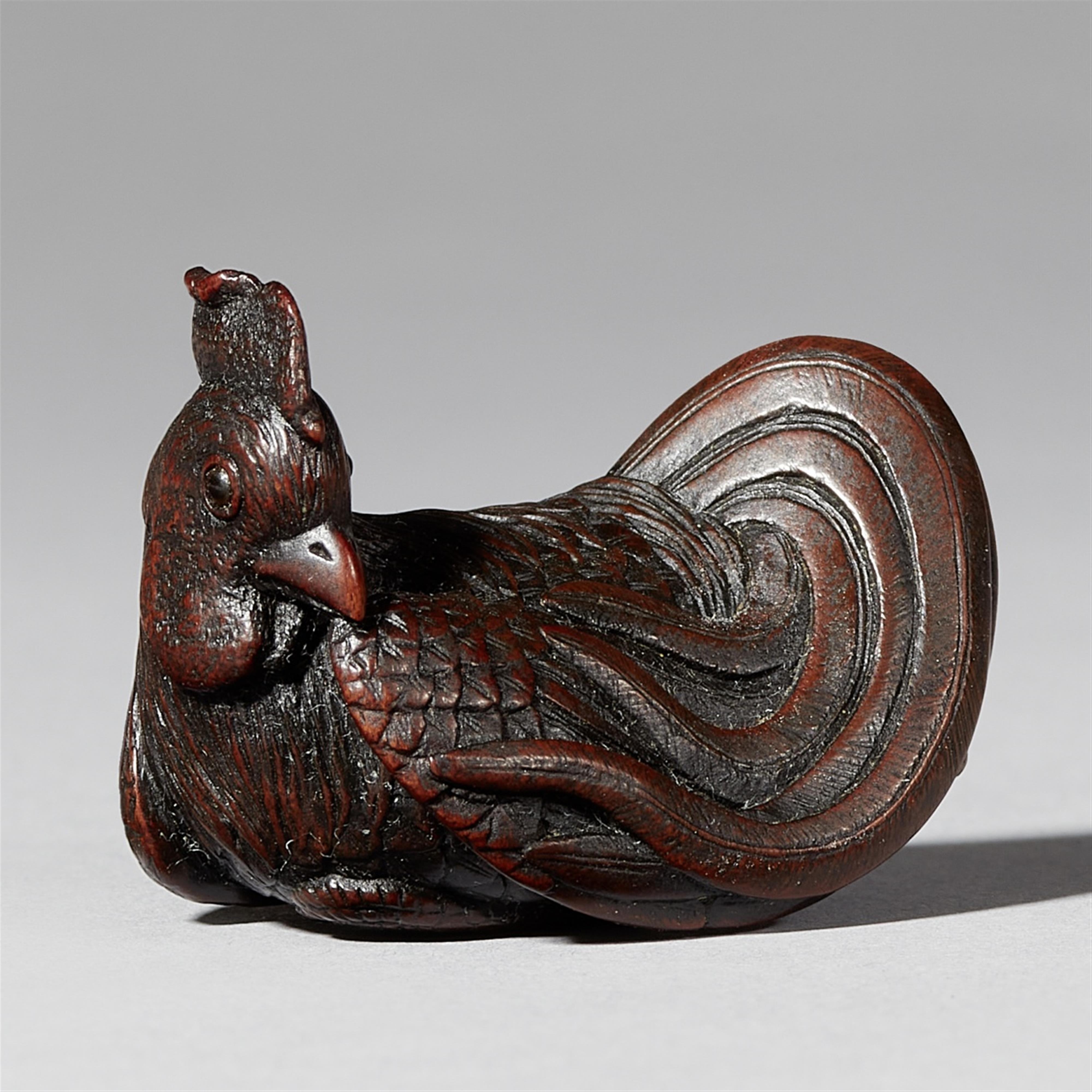 A fine wood netsuke of a rooster, by Itsumin. 19th century - image-1