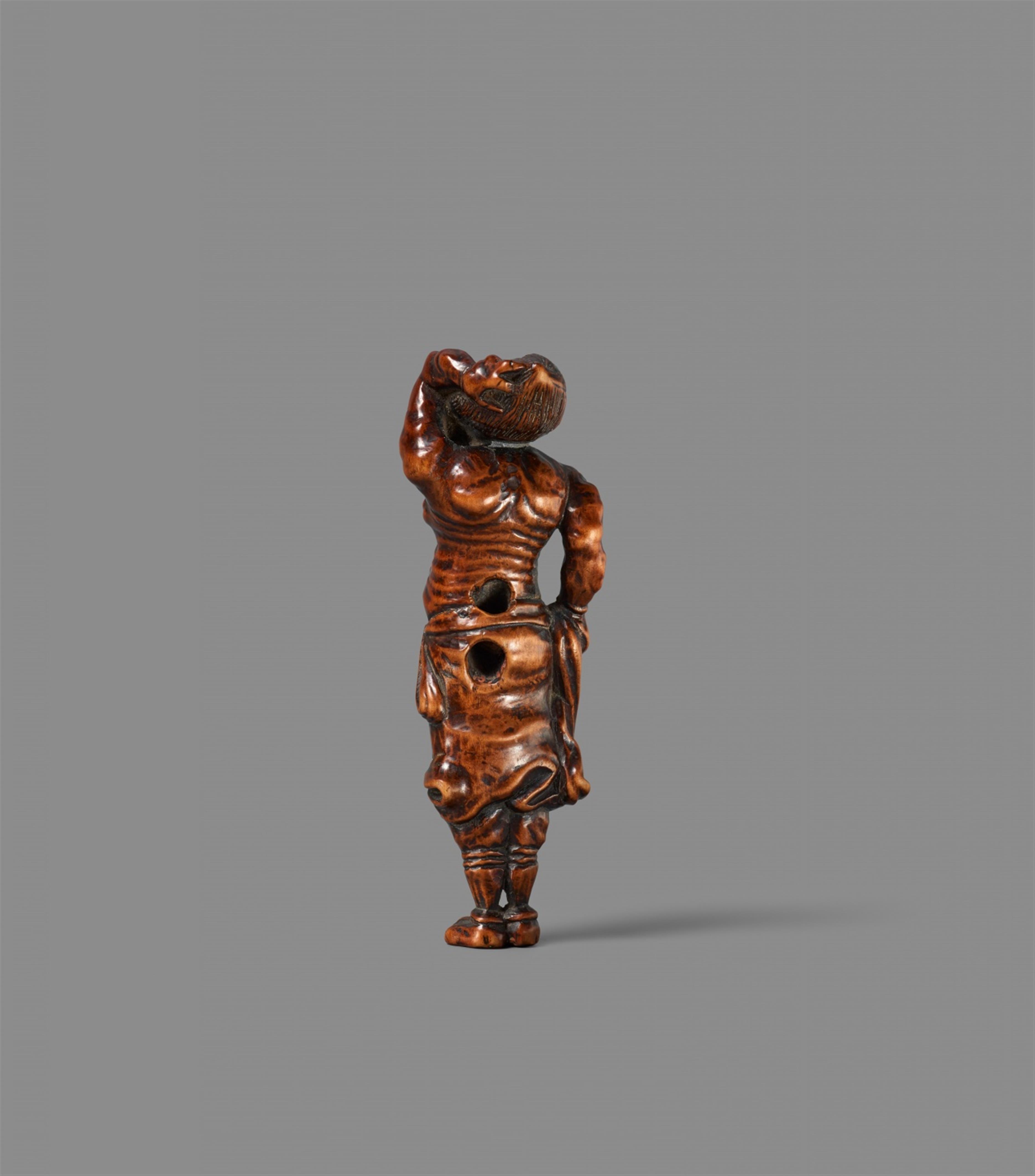A boxwood netsuke of an oni. Around 1800 - image-2