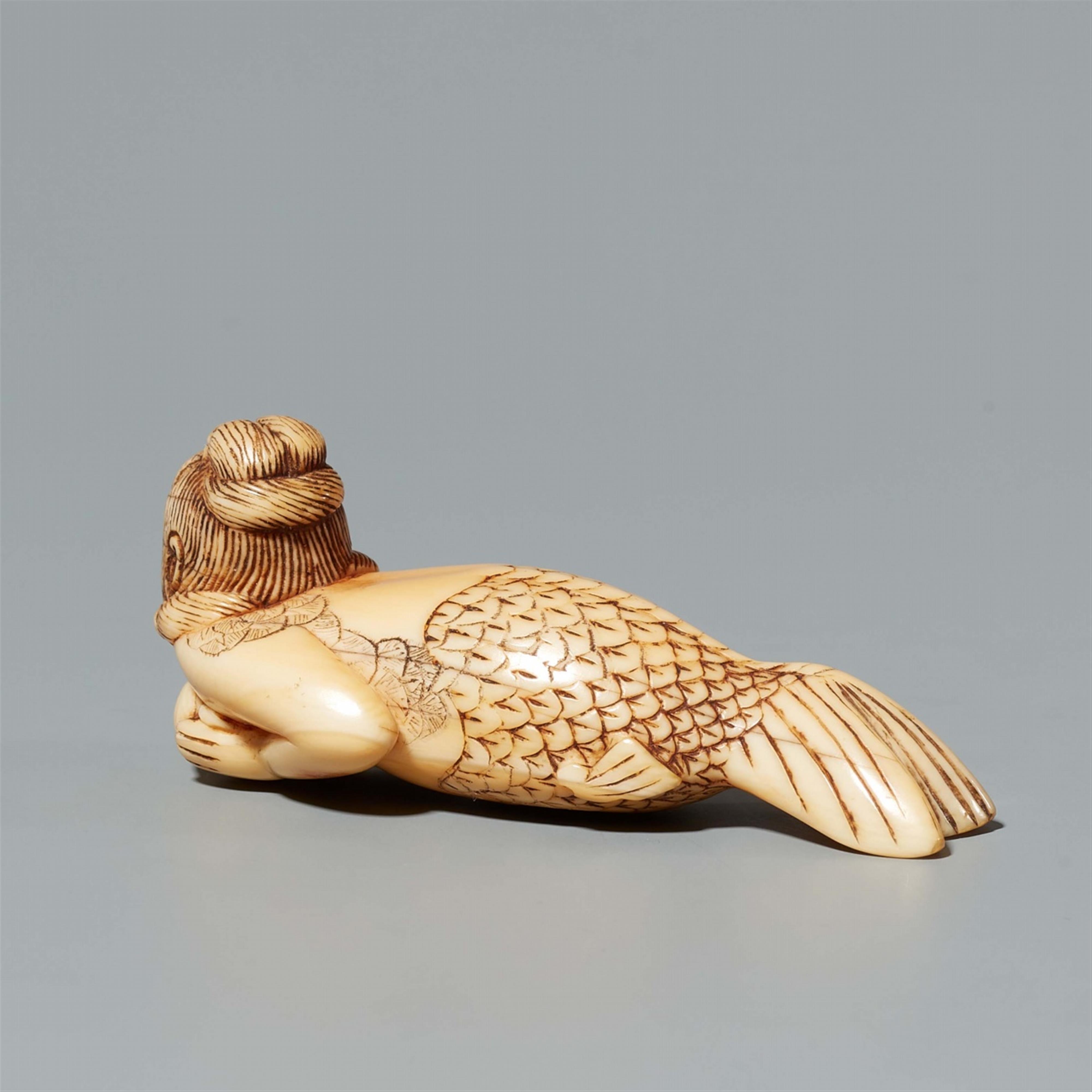 An ivory netsuke of a mermaid with a pearl. 18th century - image-3