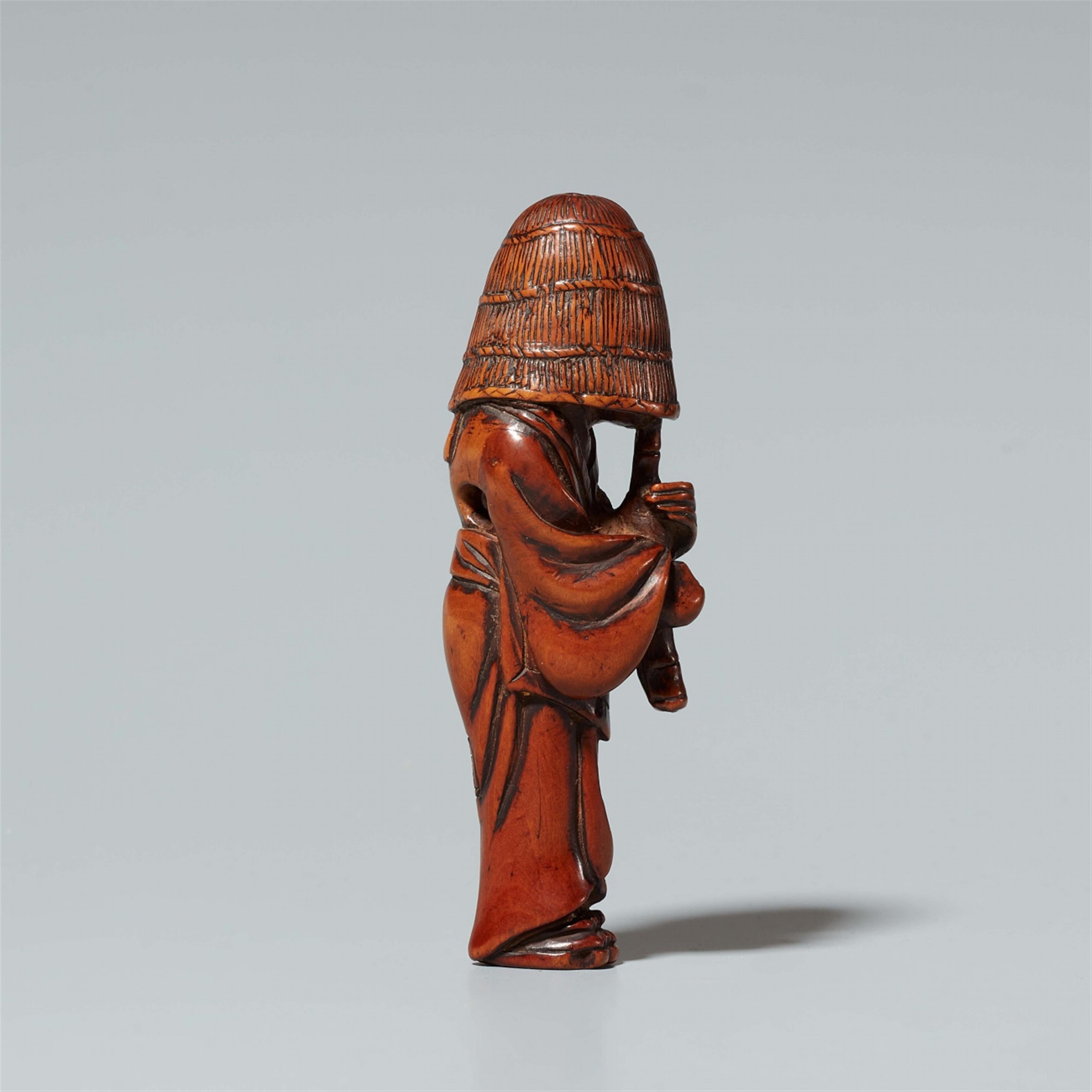 A boxwood netsuke of a Komusô monk. Around 1800 - image-2