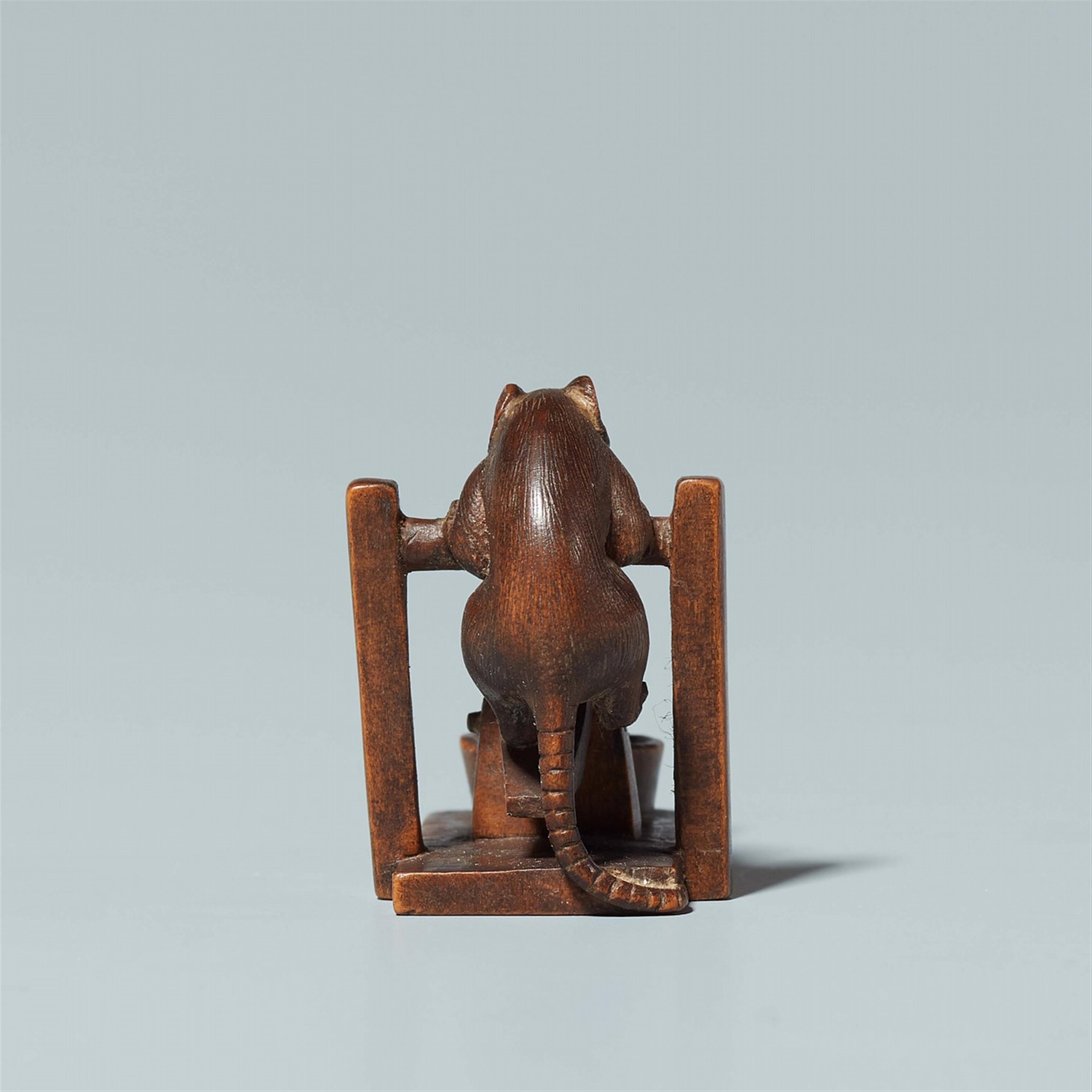 A wood okimono netsuke of a rat on a mortar. Late 19th century - image-4
