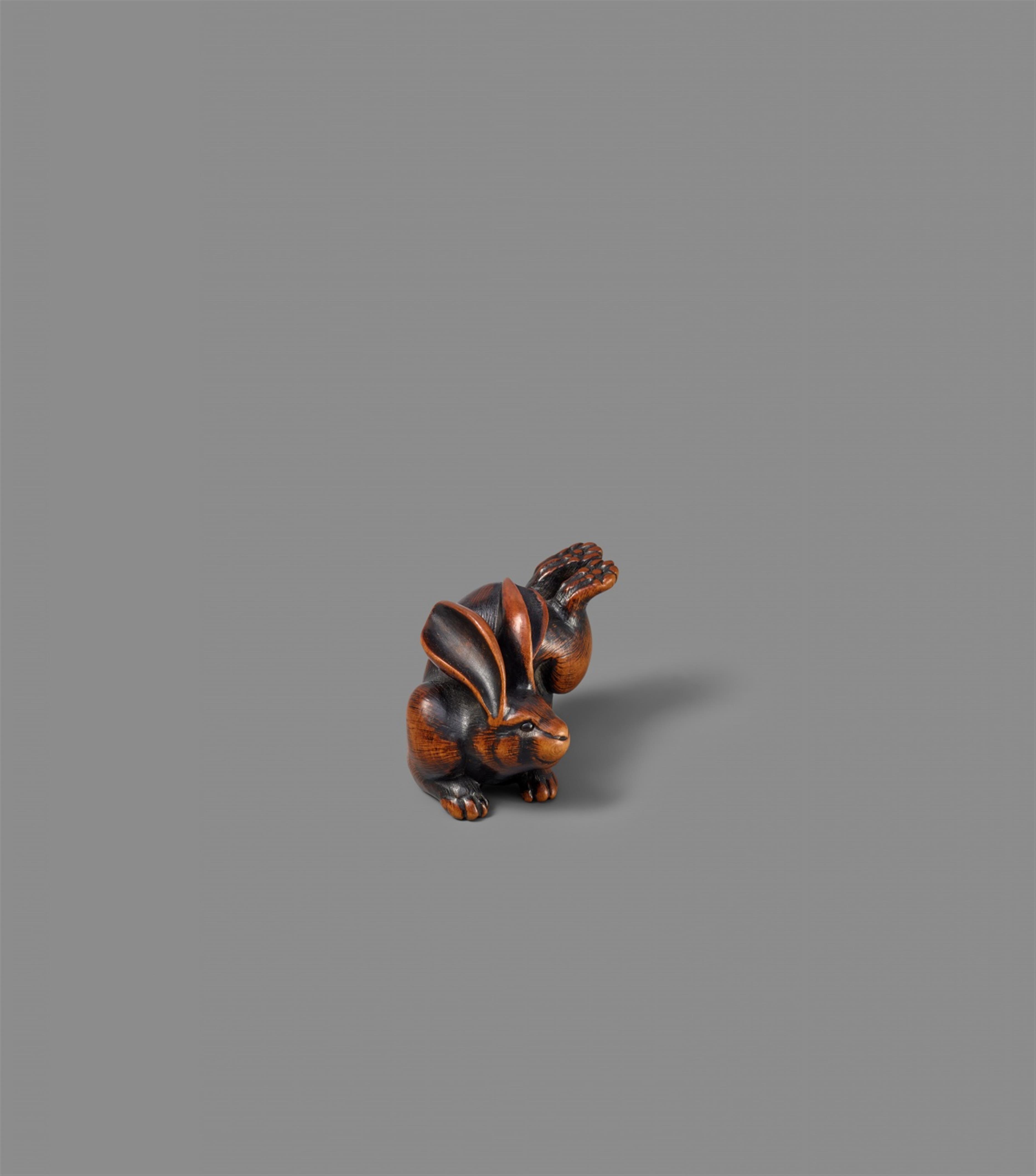A  boxwood netsuke of a leaping hare. 19th century - image-4