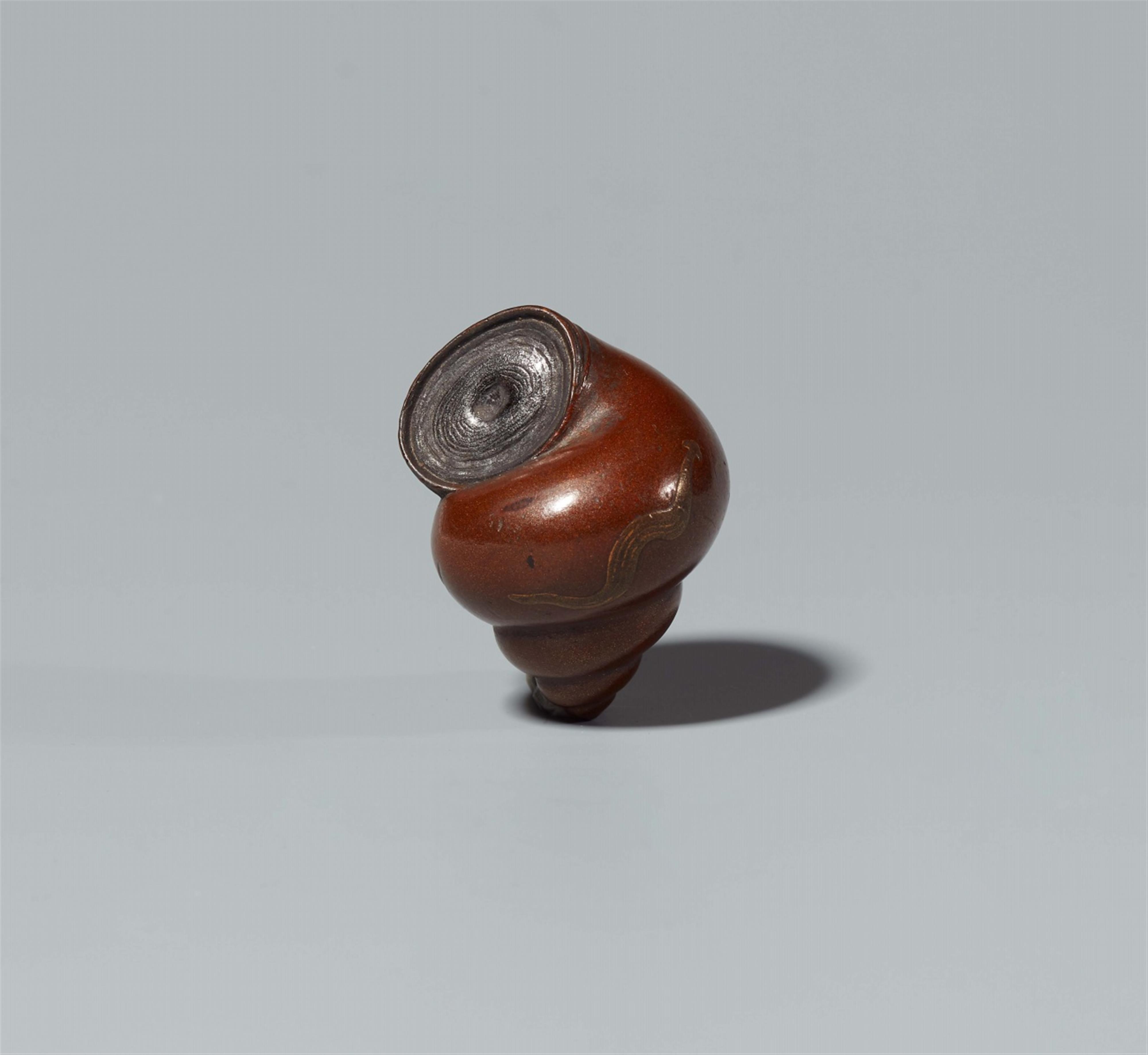 A lacquer on wood netsuke of a snail shell. Mid-19th century - image-1