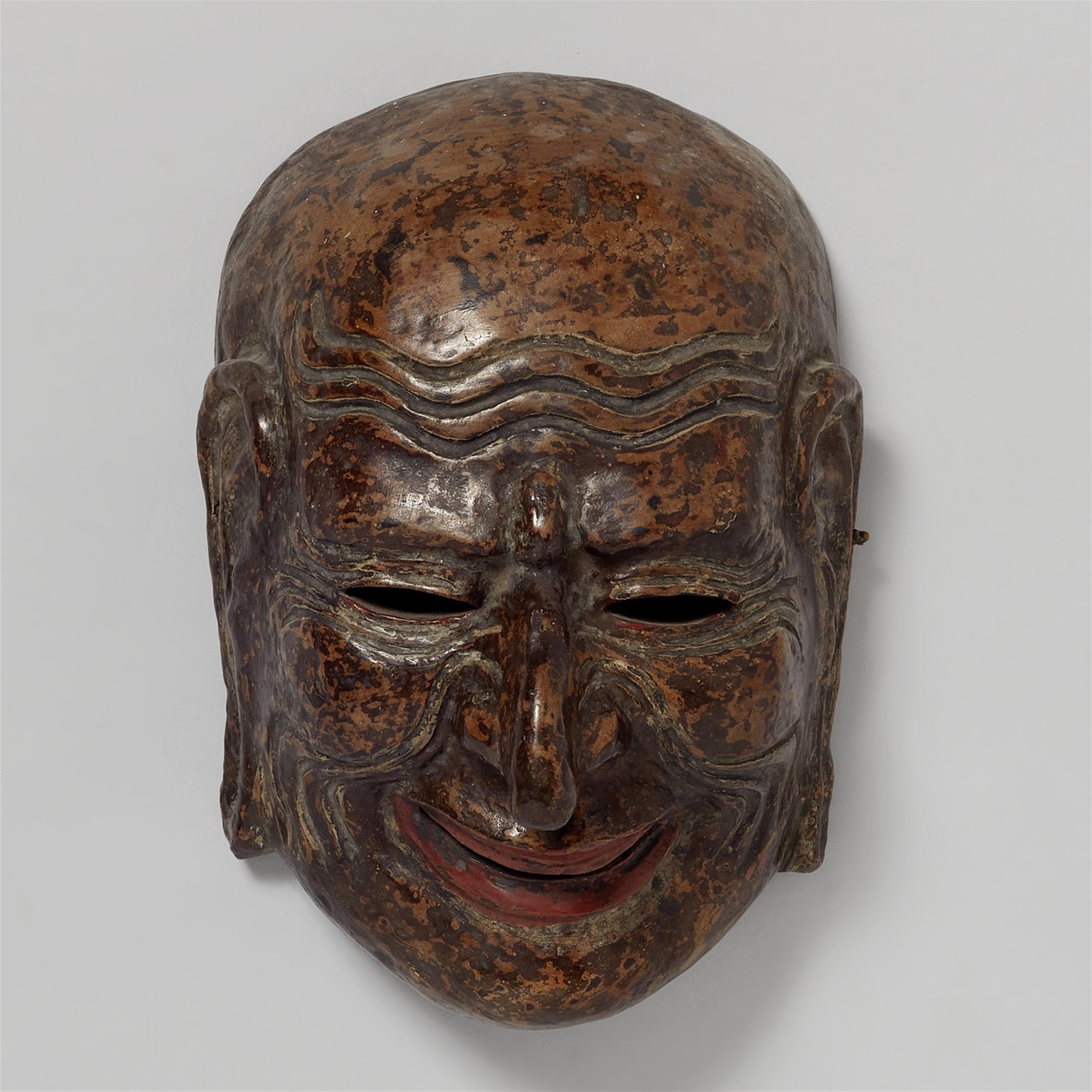 Bugaku-Maske. Papiermaché und Lack. 19. Jh. - image-1