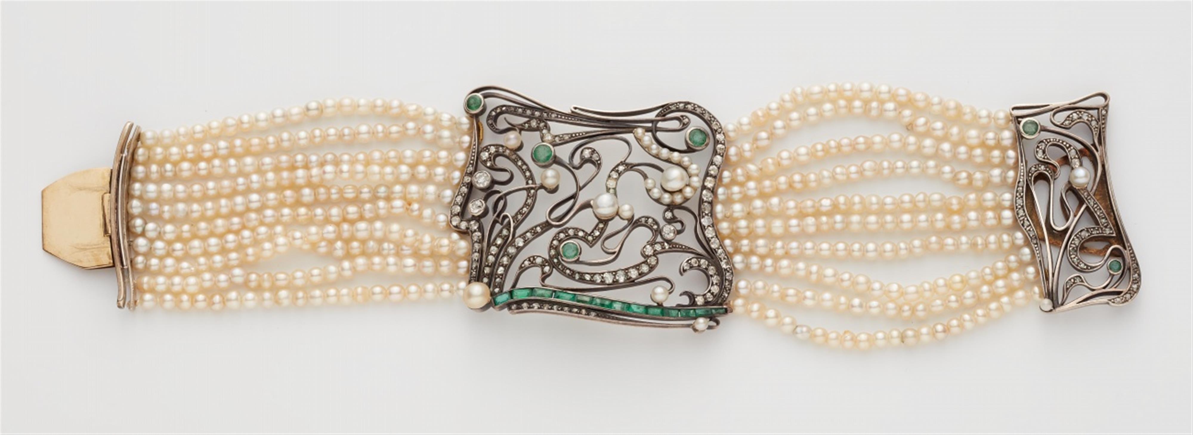 A Jugendstil pearl bracelet with a decorative barette - image-1