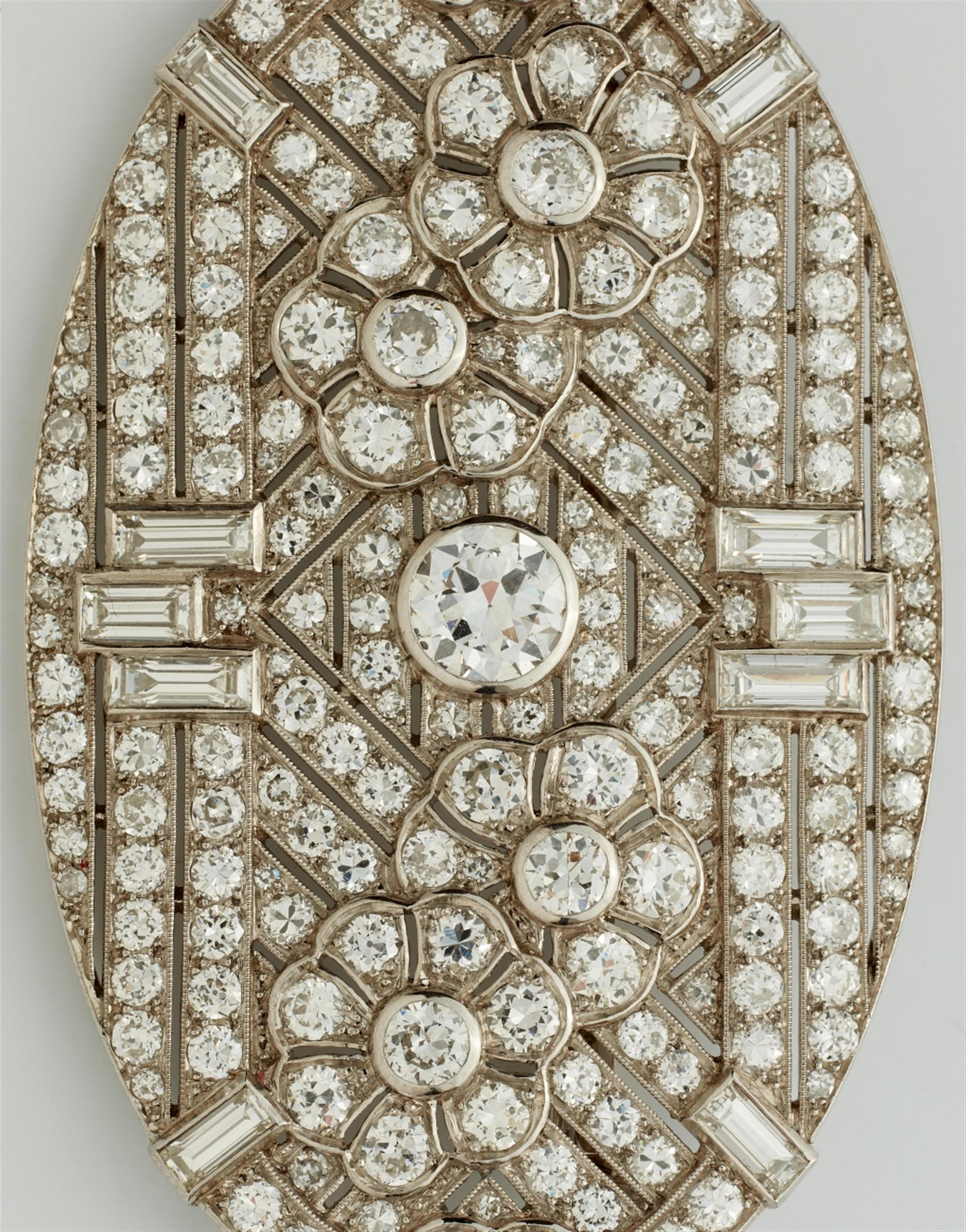 An Art Deco diamond pendant brooch - image-3