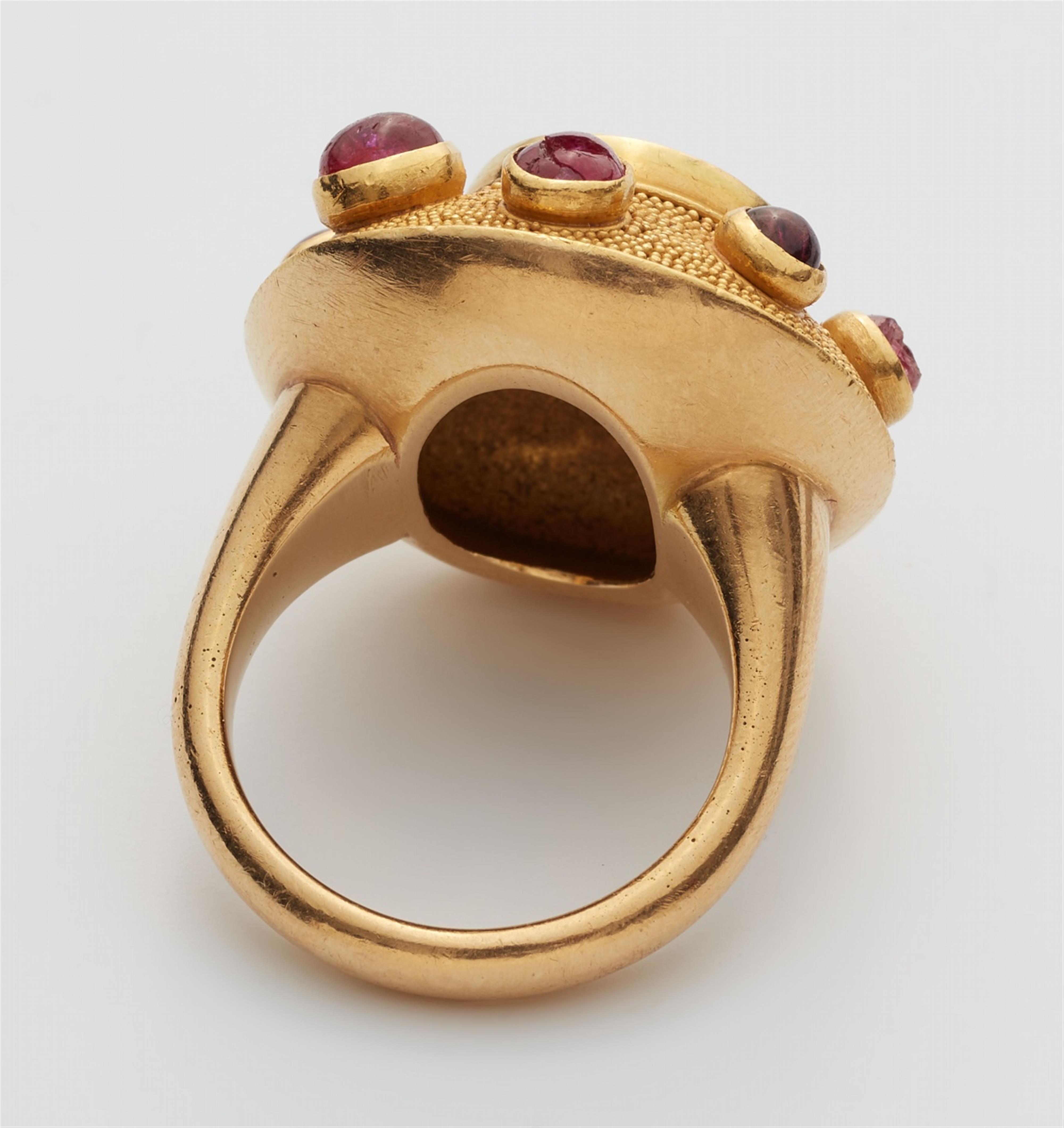 An 18k gold granulation ring with a Hellenistic coin - image-3