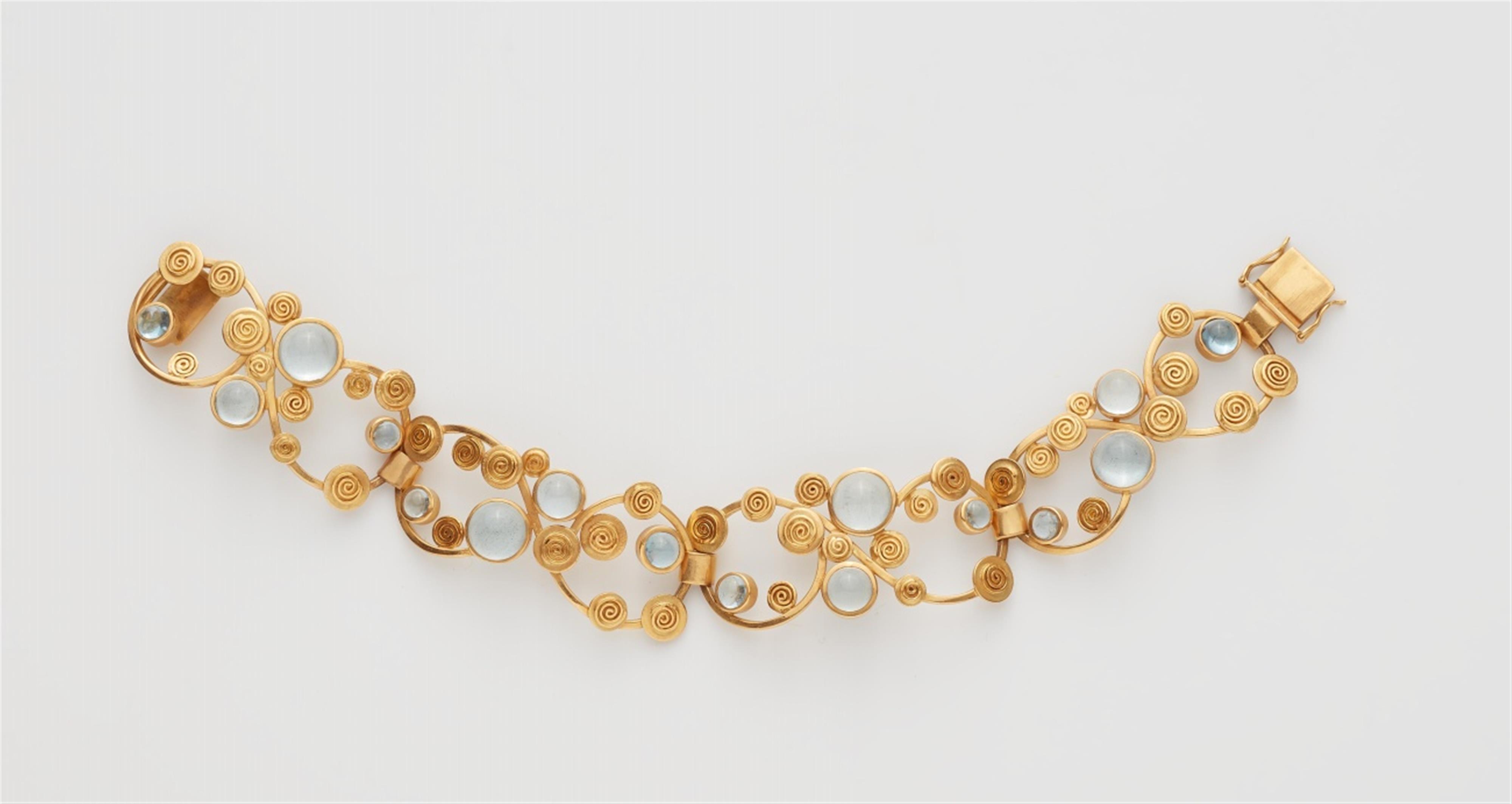 An 18k gold moonstone necklace and bracelet - image-3