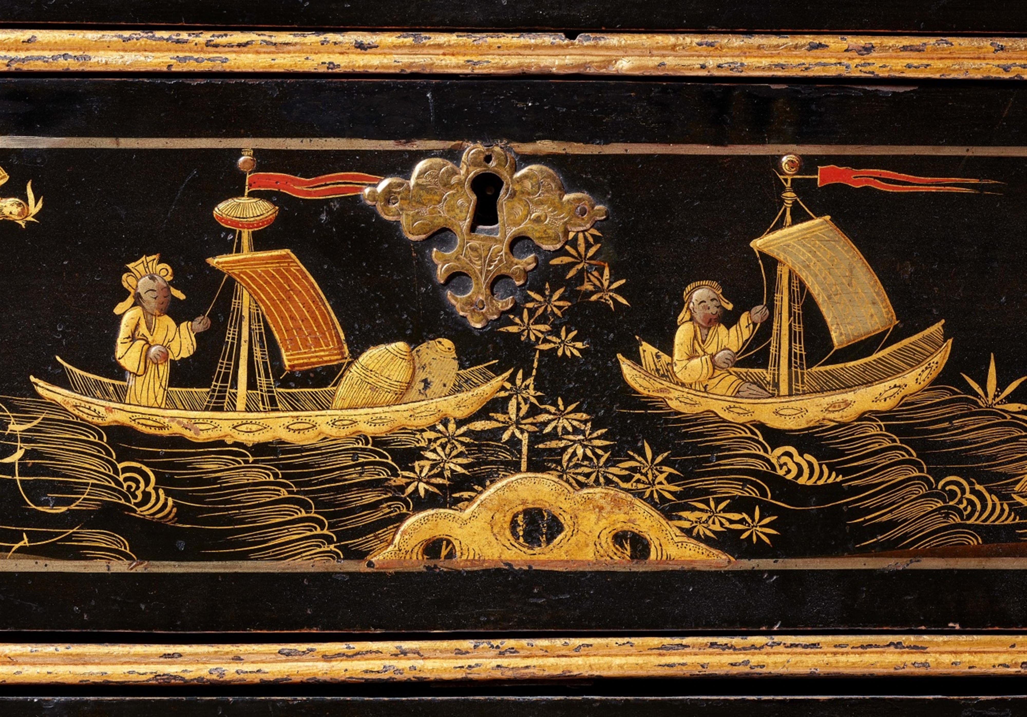 An important English lacquered cabinet - image-3