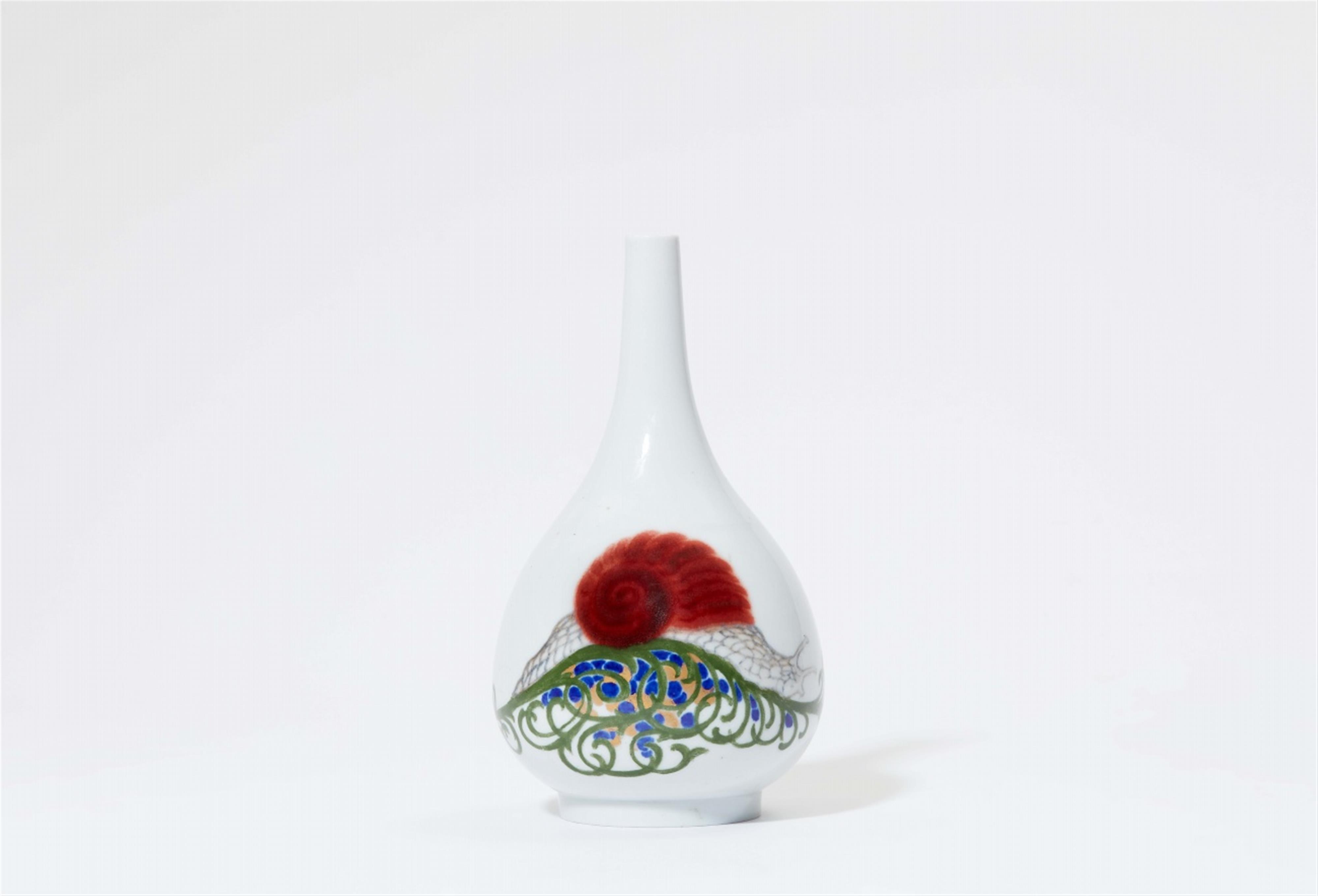 A rare Meissen porcelain vase with snail decor - image-1