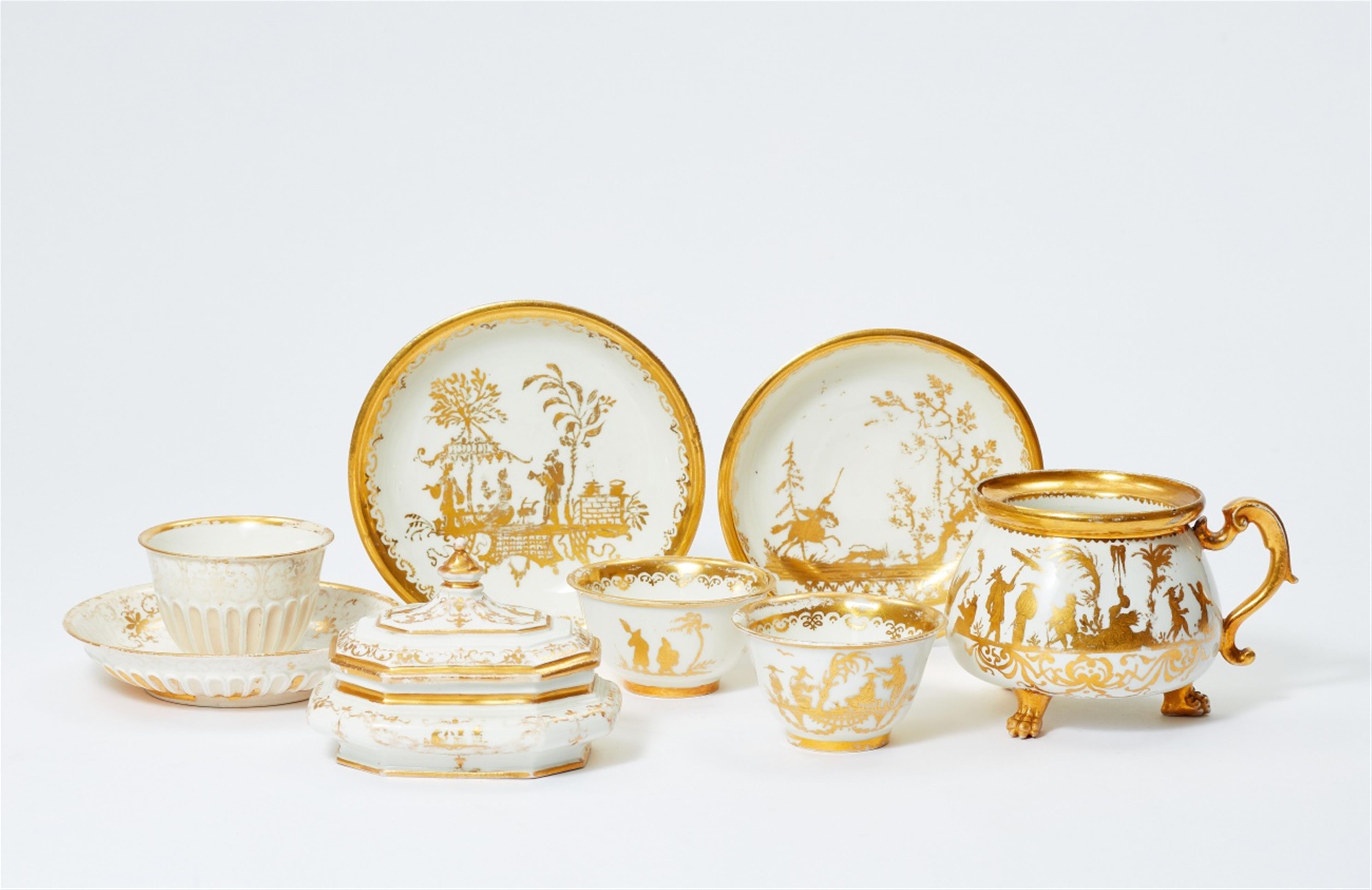 Eight items of Meissen Böttger porcelain with Augsburg gilt decor - image-1