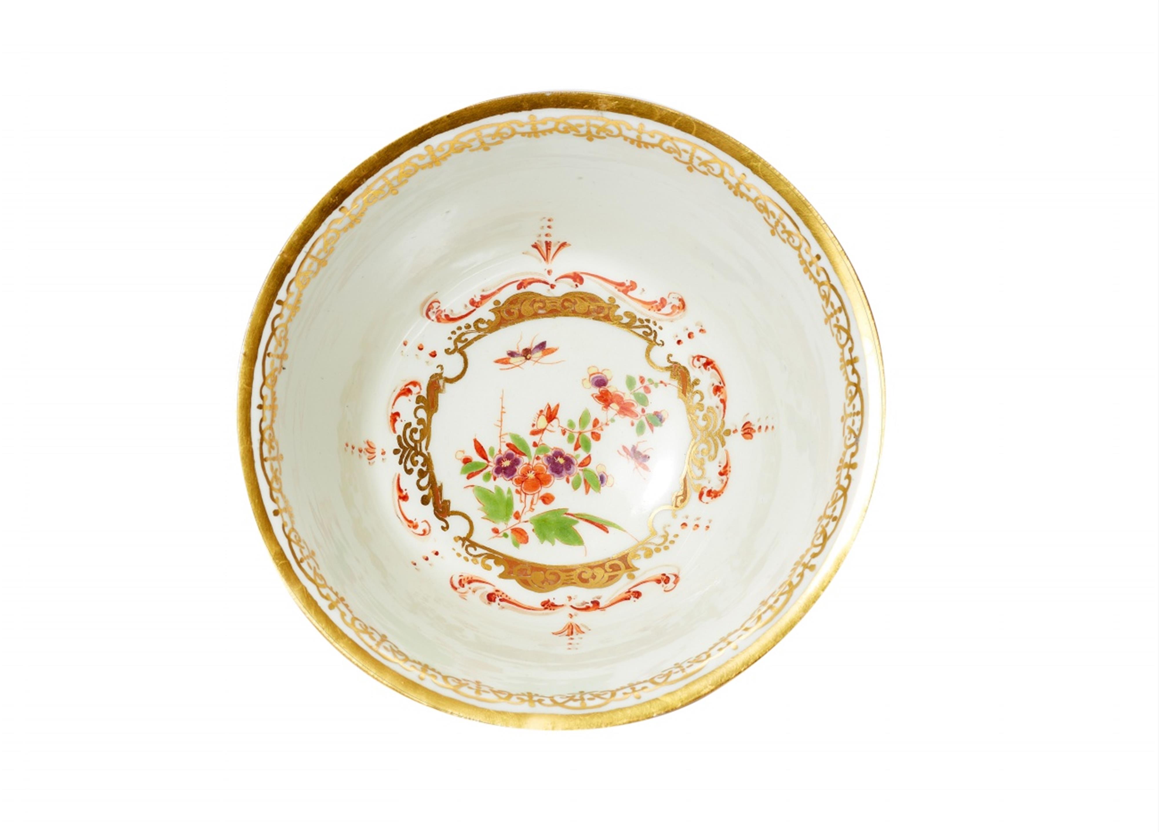 A Meissen porcelain slop bowl with Hoeroldt Chinoiseries - image-4