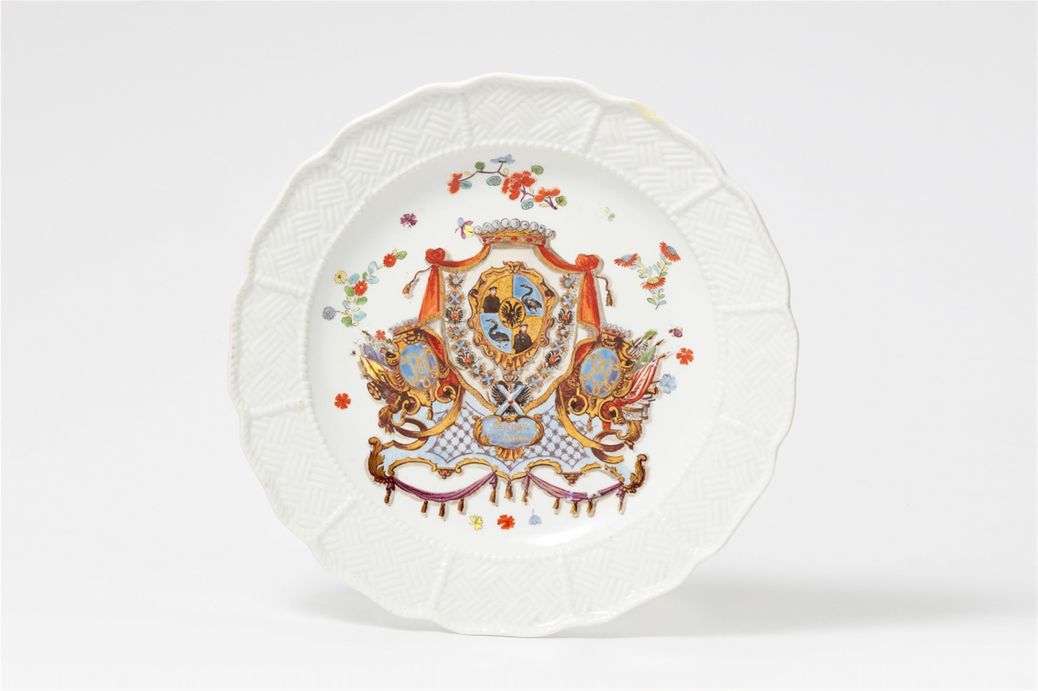 A Meissen porcelain plate from the dinner service for general field marshall Burchard Christoph von Münnich - image-1