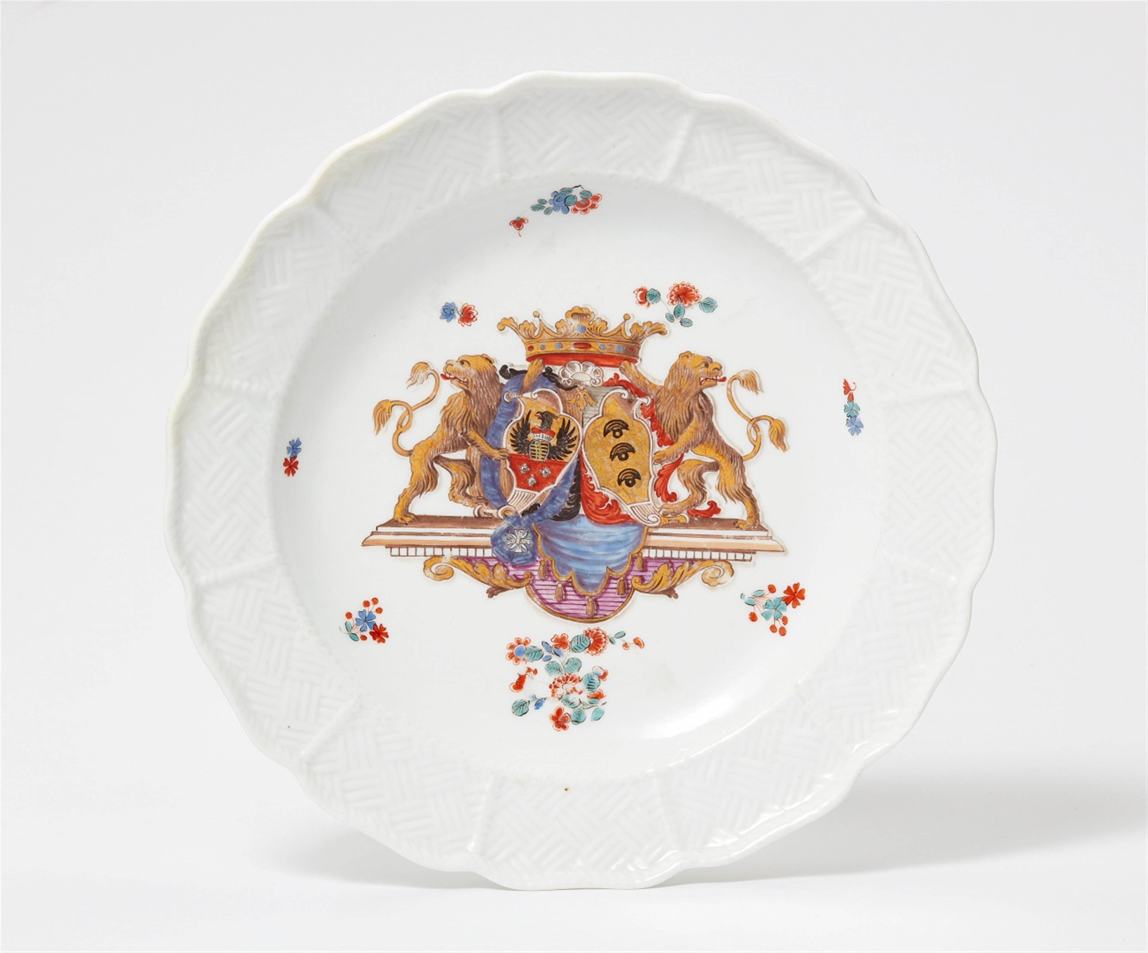 A Meissen porcelain plate from the dinner service for Count Sulkowski - image-1