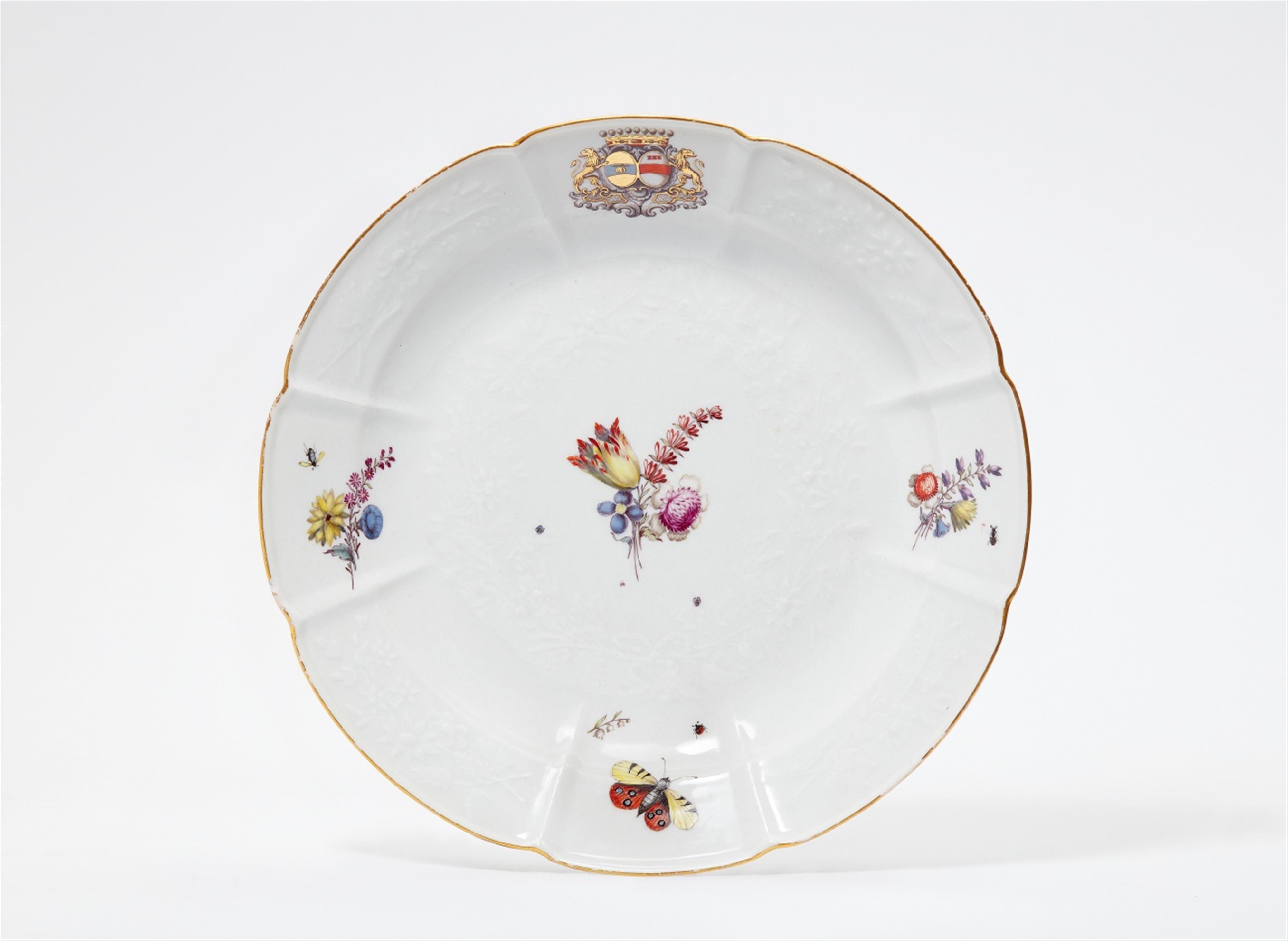 A round Meissen porcelain platter from the Pâris de Monmartel-Béthune service - image-1