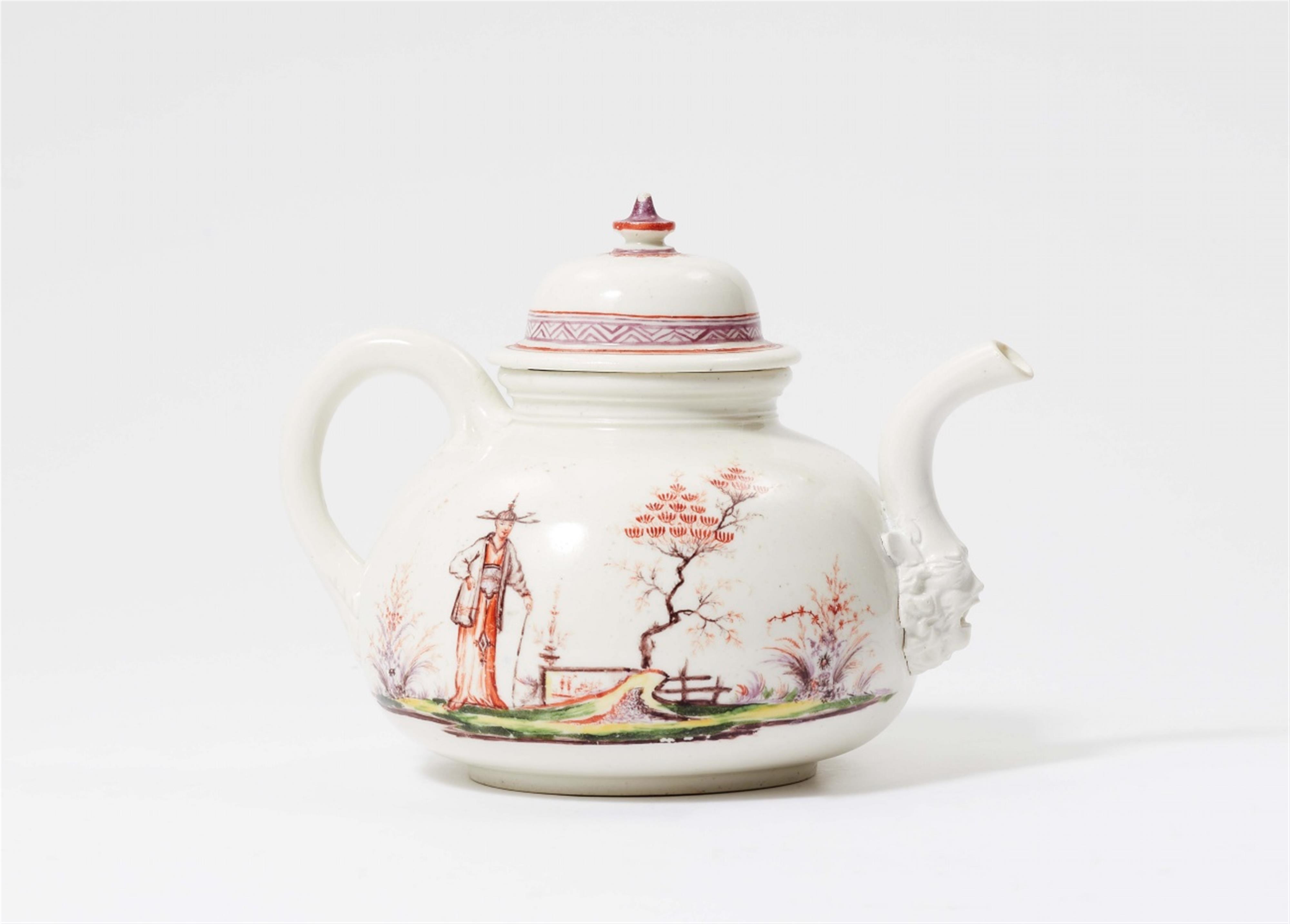 An early Meissen porcelain teapot with Chinoiserie decor - image-1