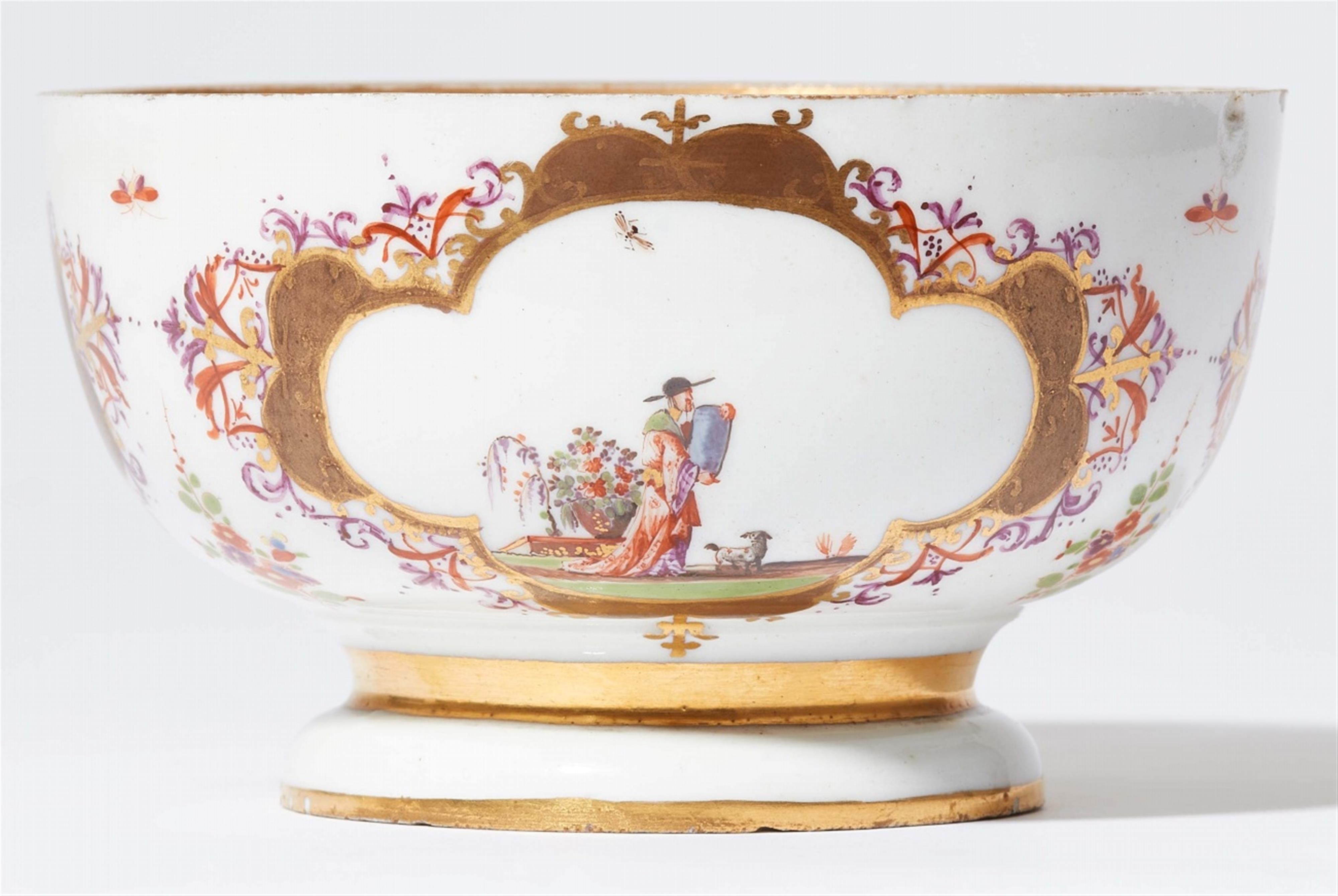 An early Meissen porcelain box with Hoeroldt Chinoiseries - image-3