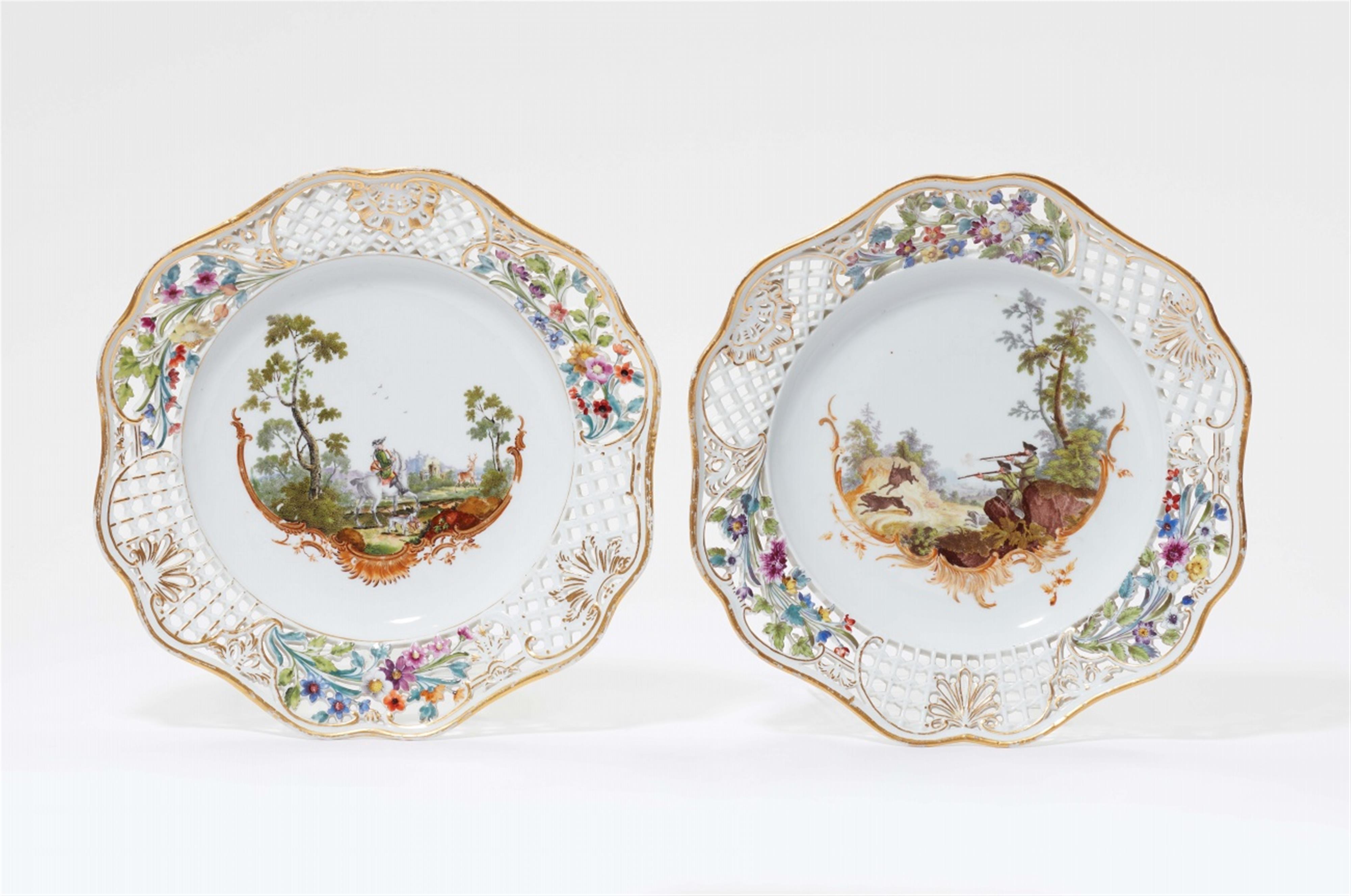 A pair of highly important Meissen porcelain dessert plates from the hunting service for Catherine II - image-1