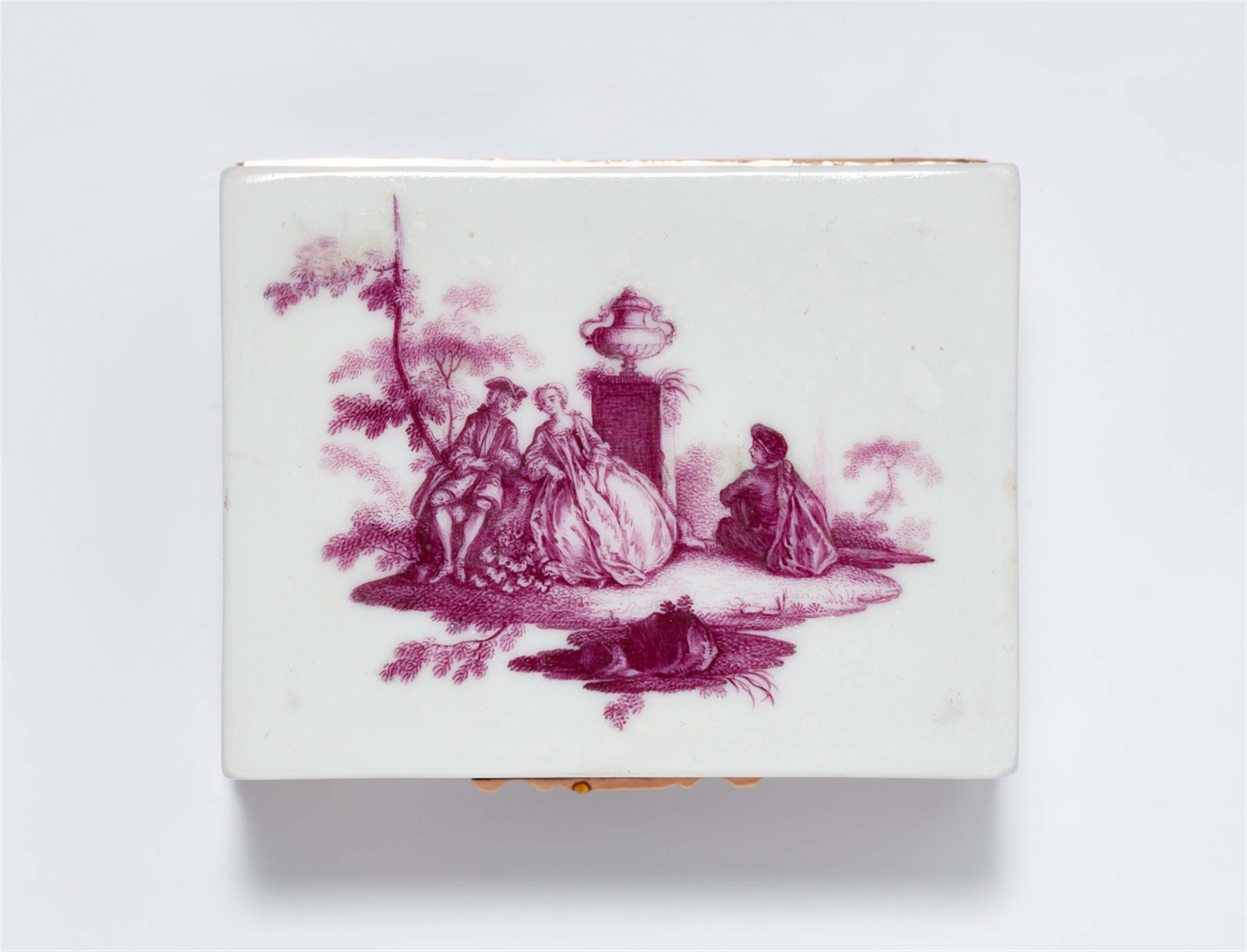 A Meissen porcelain snuff box with a portrait of Maria Josepha of Saxony - image-3