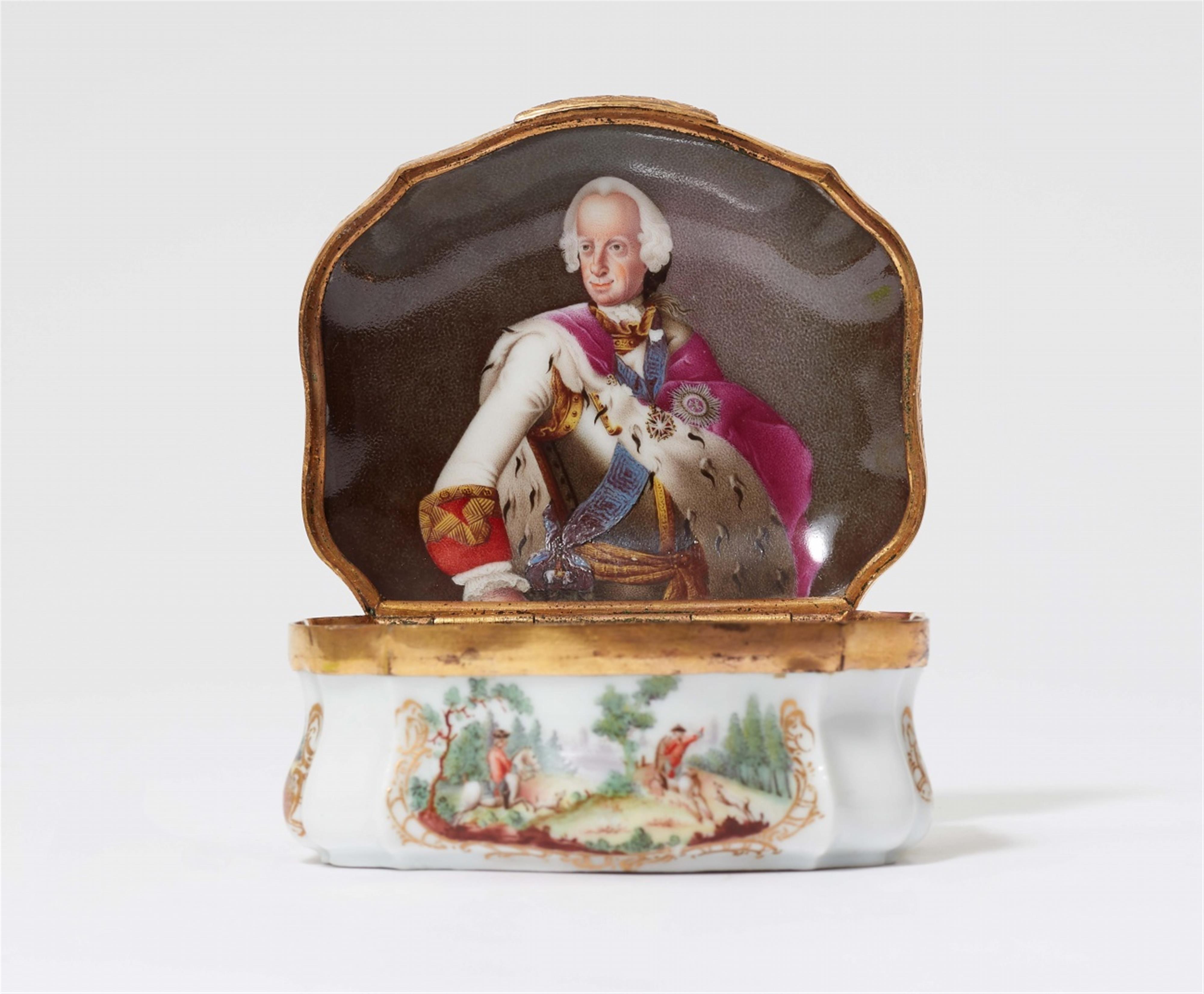 A Kelsterbach porcelain snuff box with a portrait of Ludwig VIII of Hesse-Darmstadt - image-1