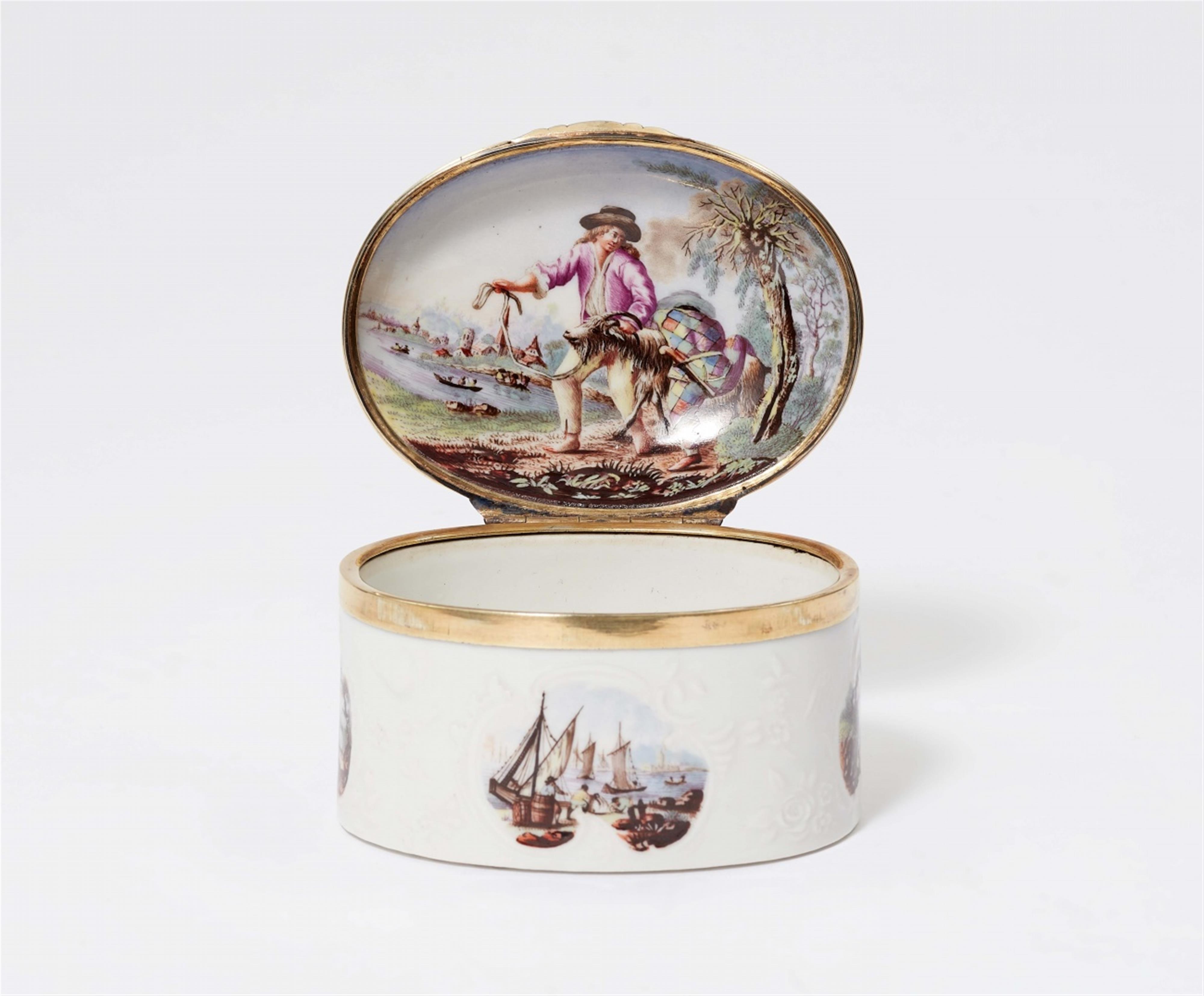 A Fürstenberg porcelain snuff box with Harlequin and a billy goat - image-1