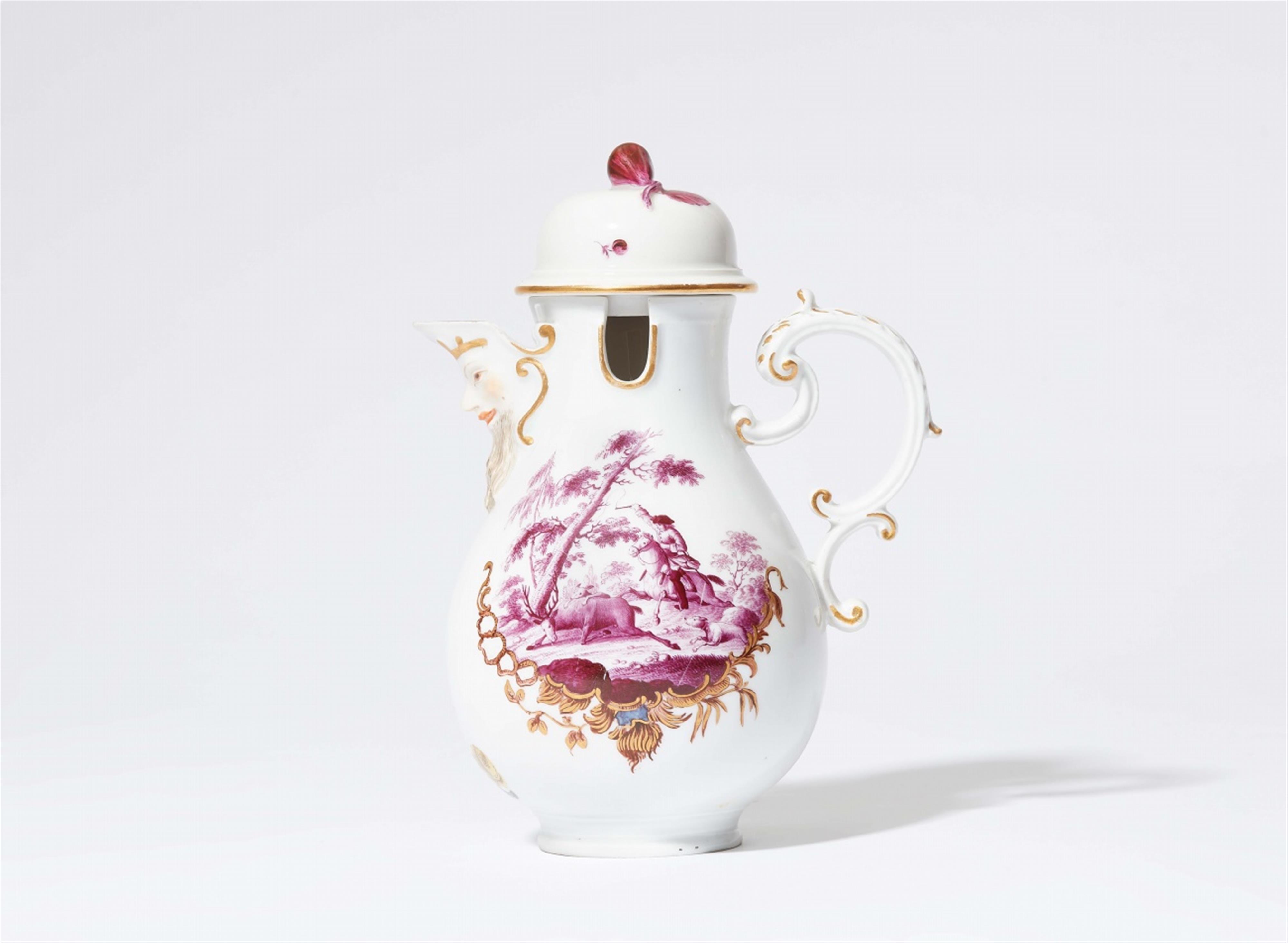 A Meissen porcelain mustard pot with hunting scenes - image-1