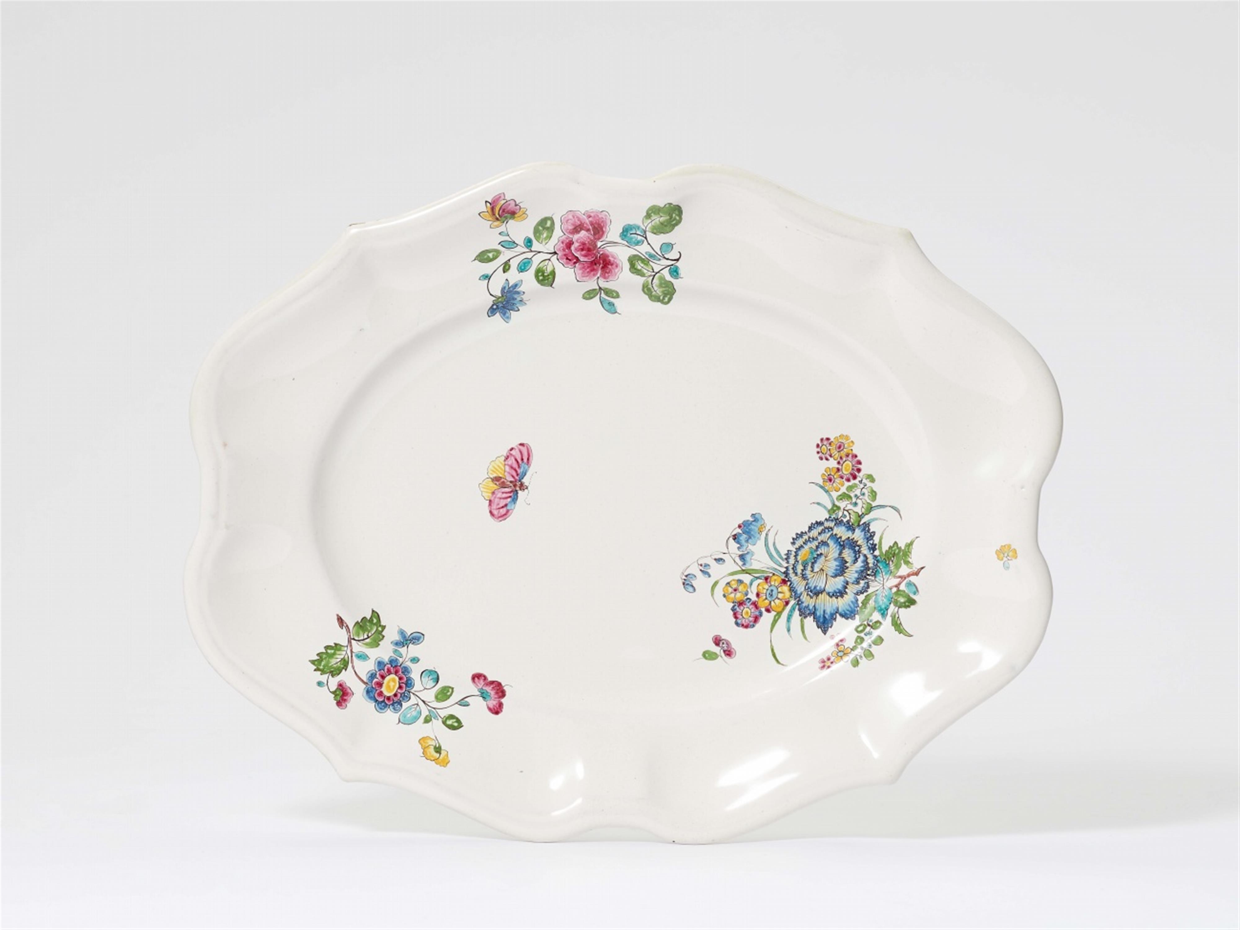 A Höchst faience platter with "fleurs des indes" - image-1