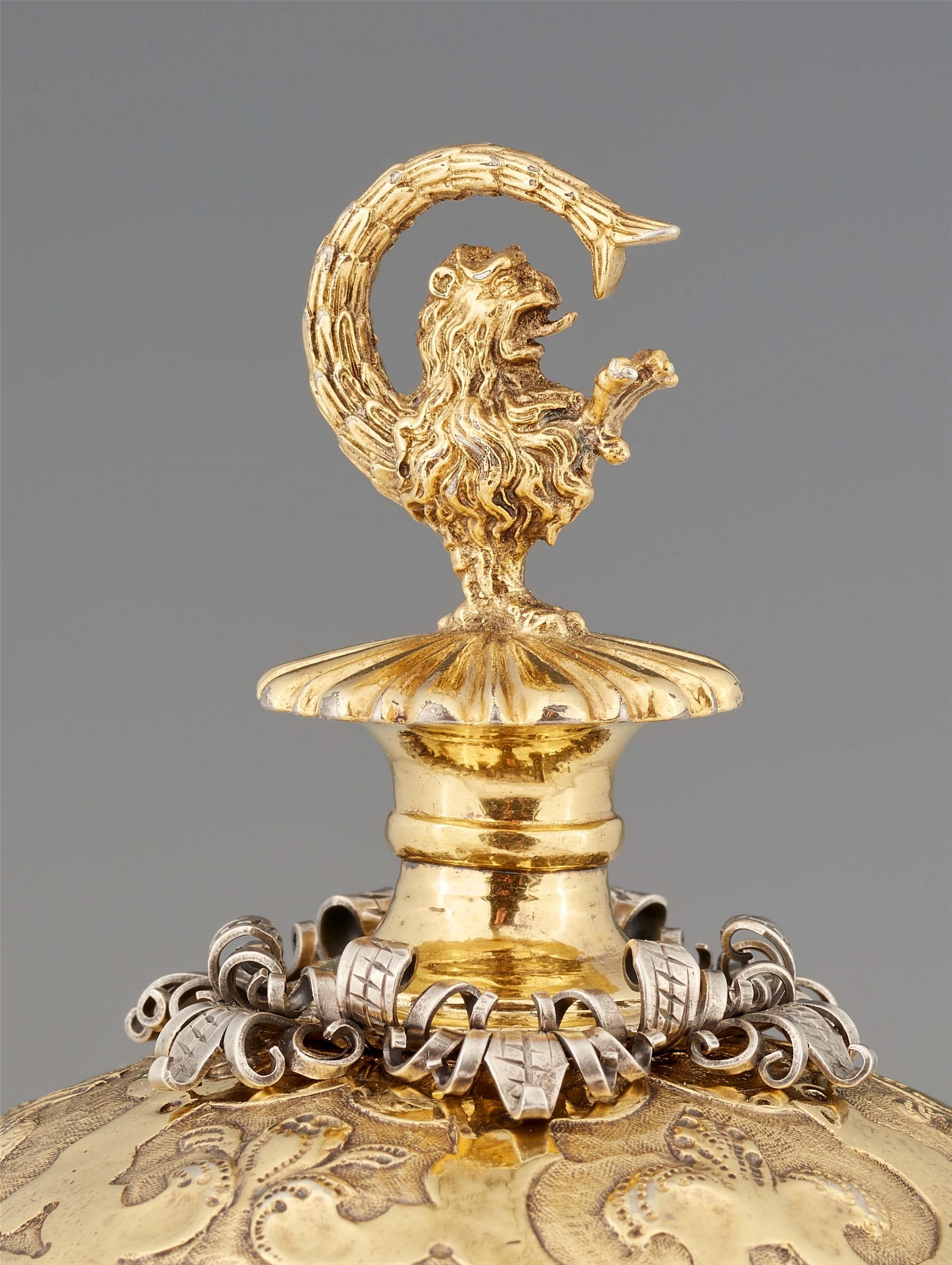 A Renaissance silver gilt pear cup and cover for the Imhoff family - image-2