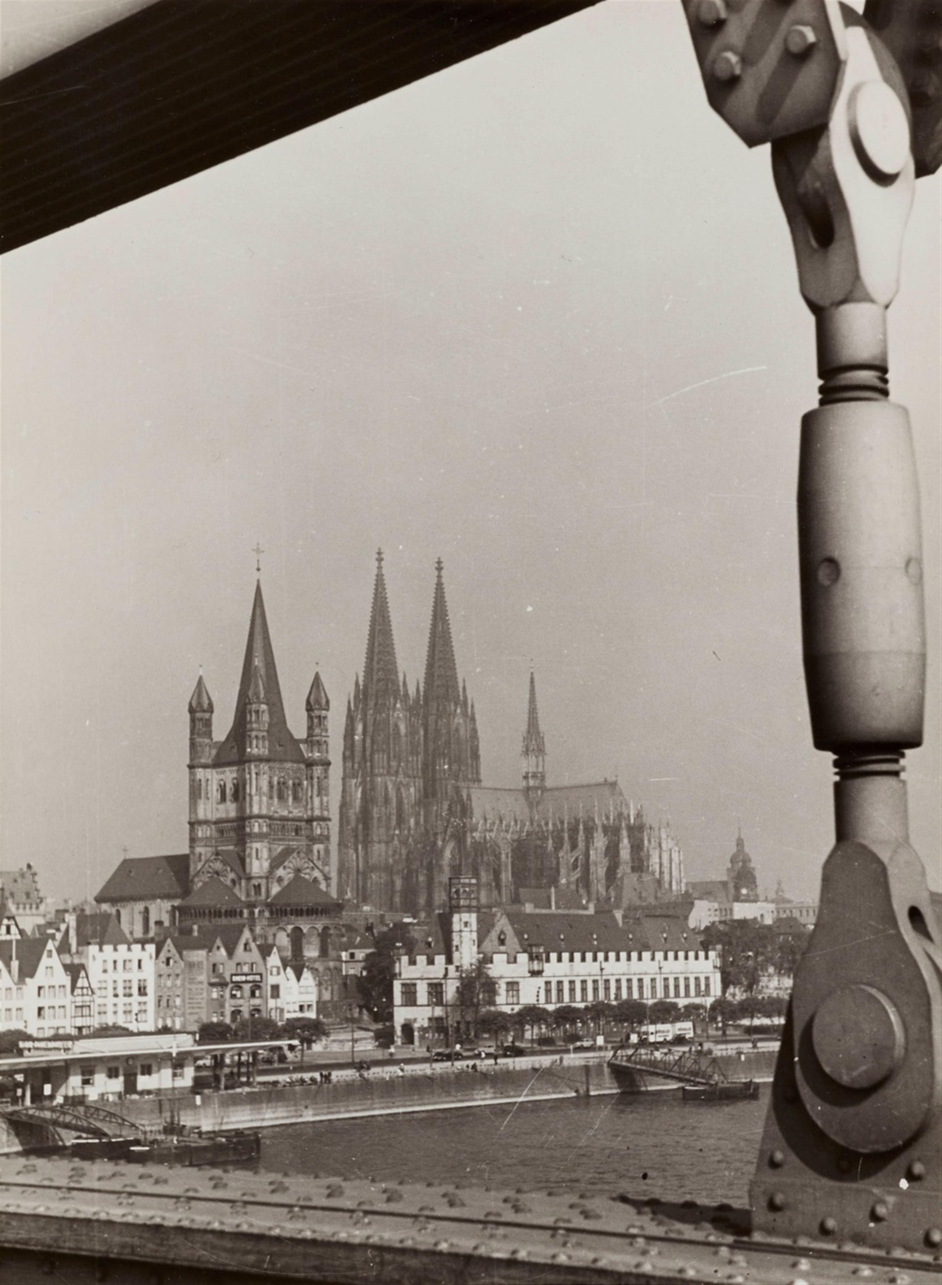 Dr. Paul Wolff
Alfred Tritschler - Blick auf Köln von der Deutzer Brücke aus - image-1