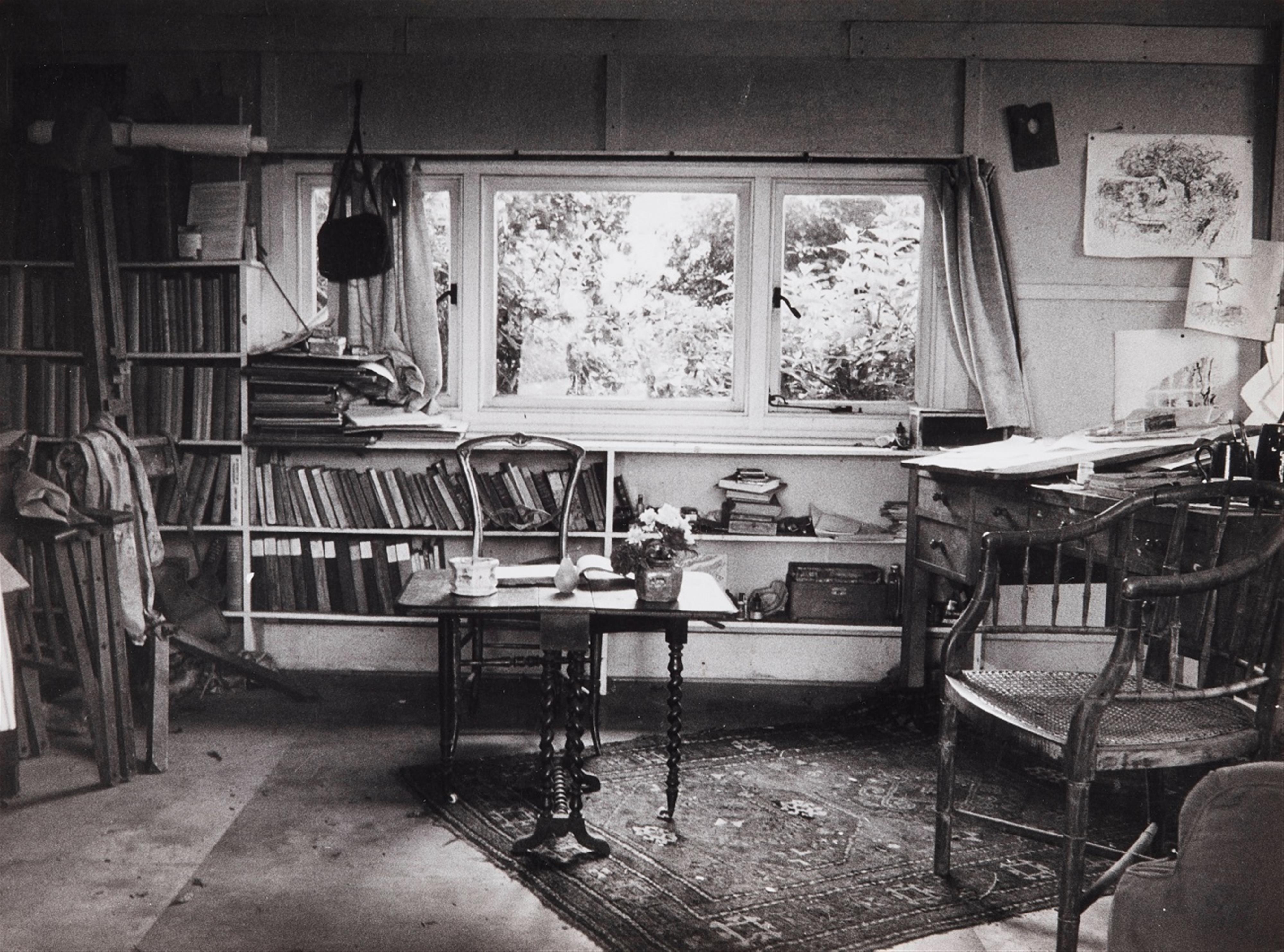 Gisèle Freund - Virginia Woolf, son bureau dans sa maison de campagne à Rodmell - image-1