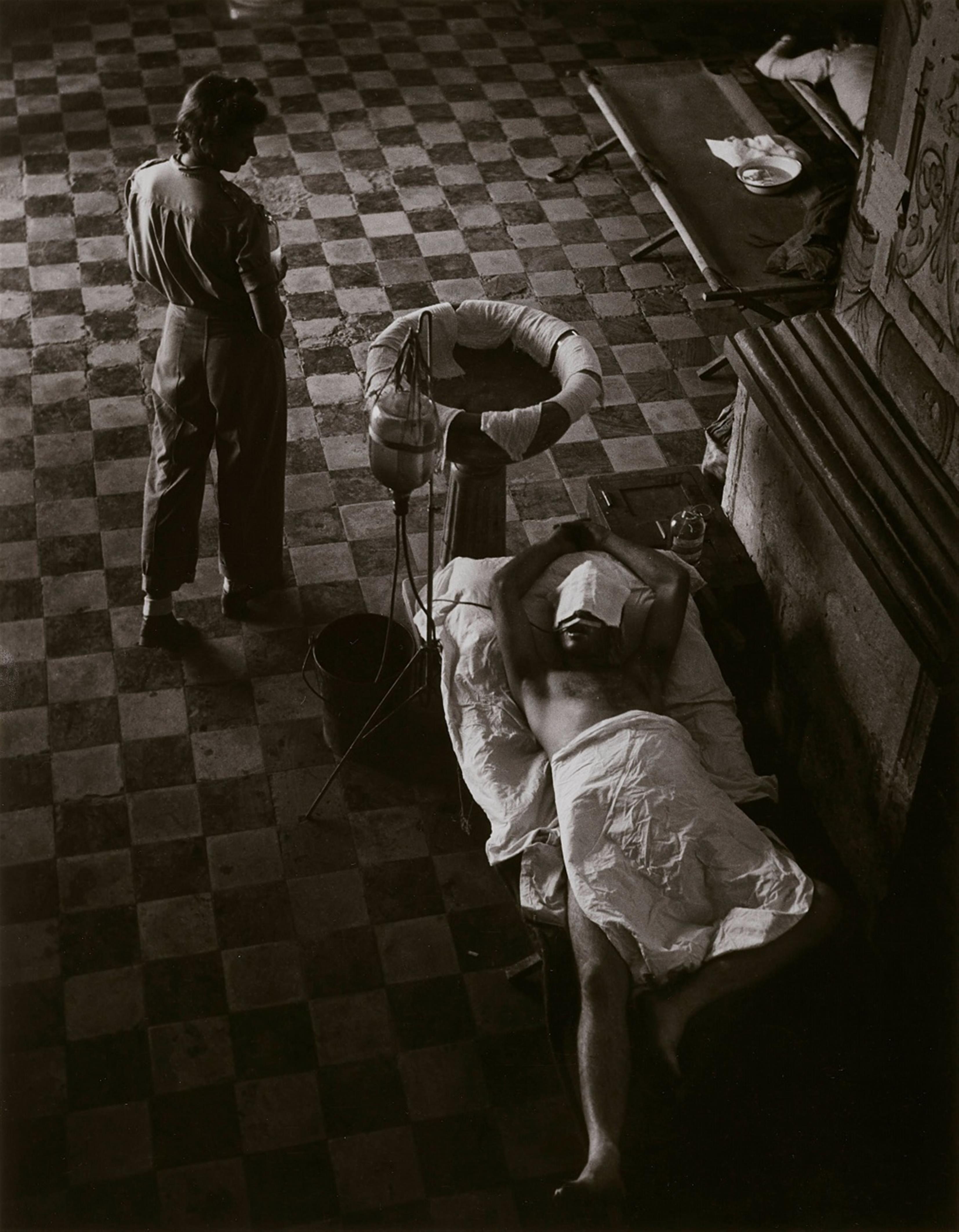 W. Eugene Smith - Wounded Soldier (aus der Serie: Hospital on Leyte, "Life") - image-1